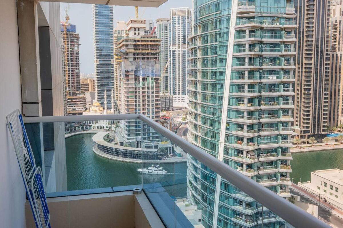 Apartment Stylish 1 Bedroom At Marina With Stunning View
