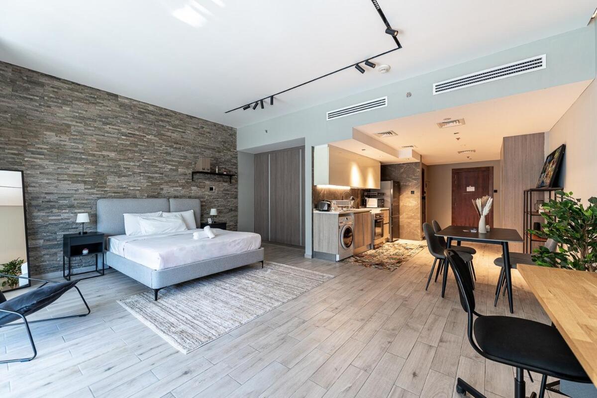 Havn - Modern In Jvc With Huge Layout Apartment