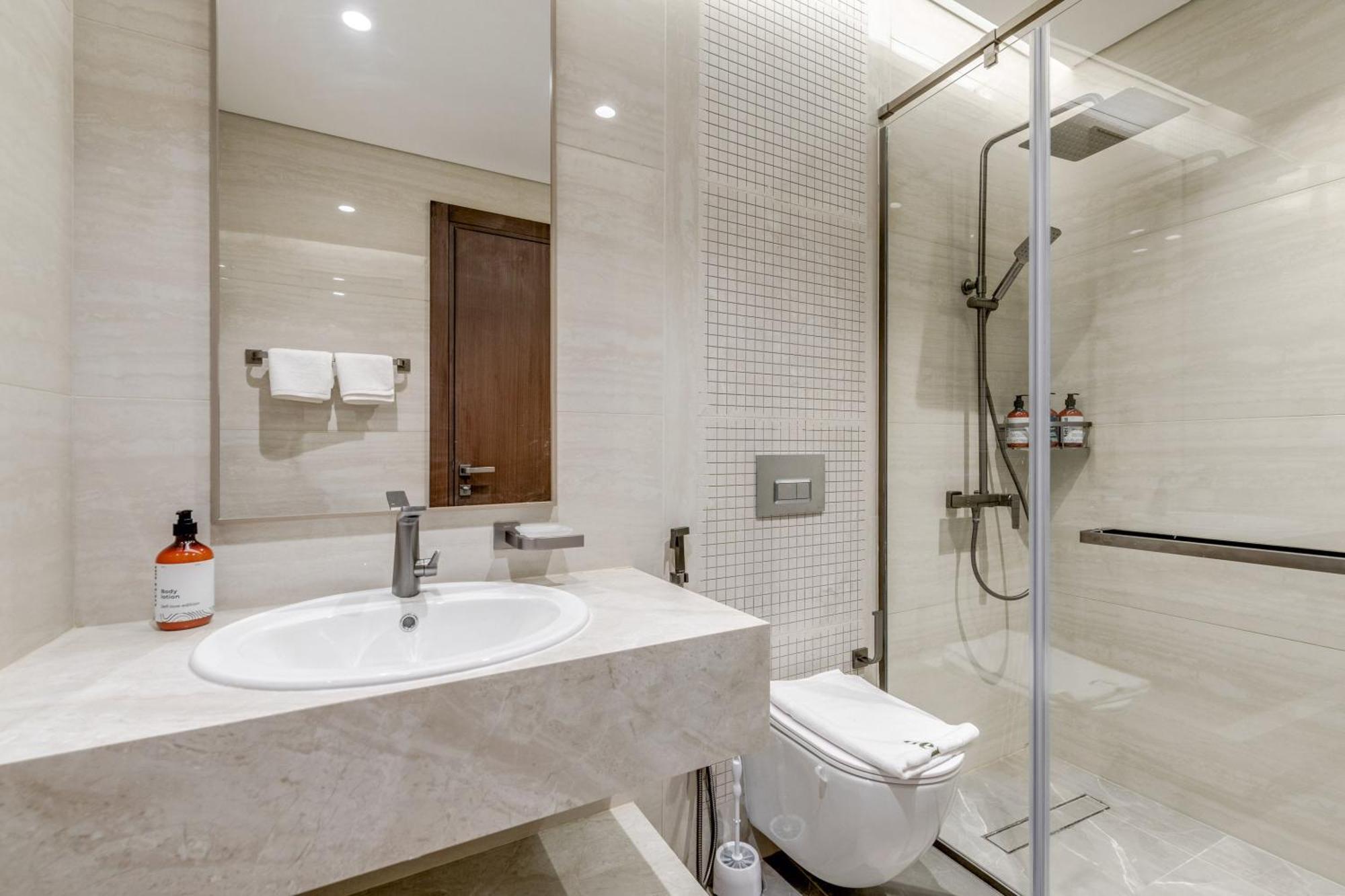Apartment Ramadan Offer!!! Skyline View 1br, King Bed, Bar & Movie Nights *