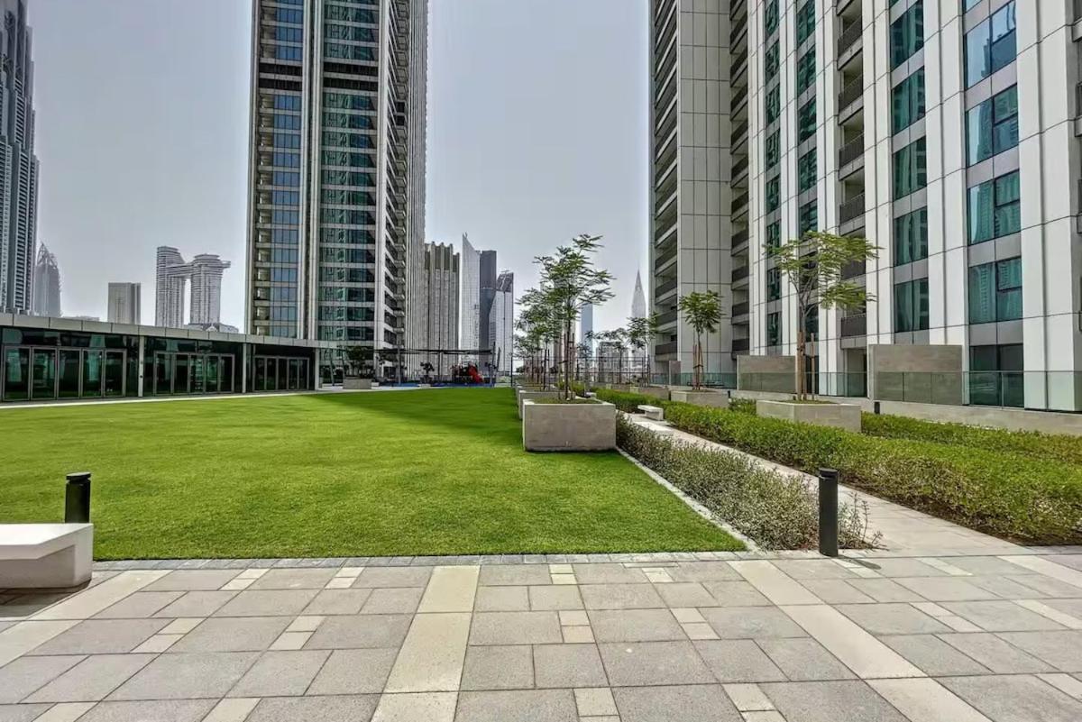 Vibrant Luxe Burj Khalifa Views-dubai Mall Access By Maxx Value Homes Apartment