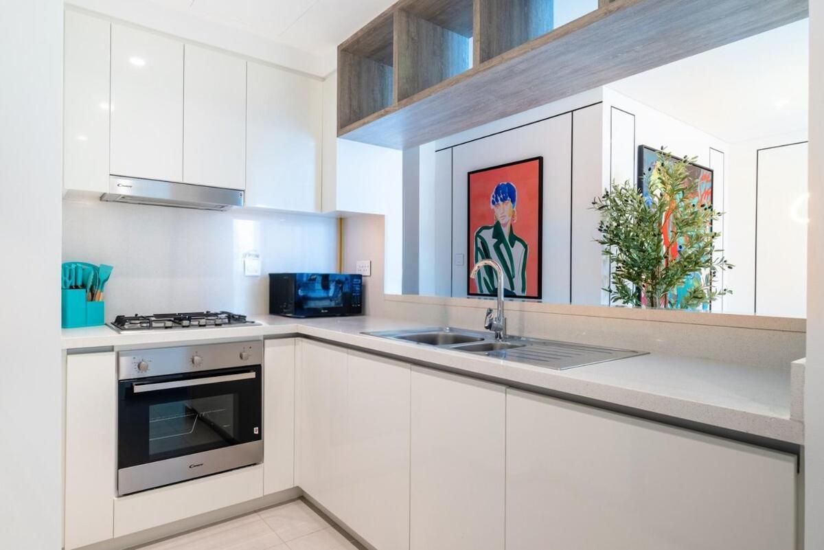 Vibrant Luxe Burj Khalifa Views-dubai Mall Access By Maxx Value Homes *