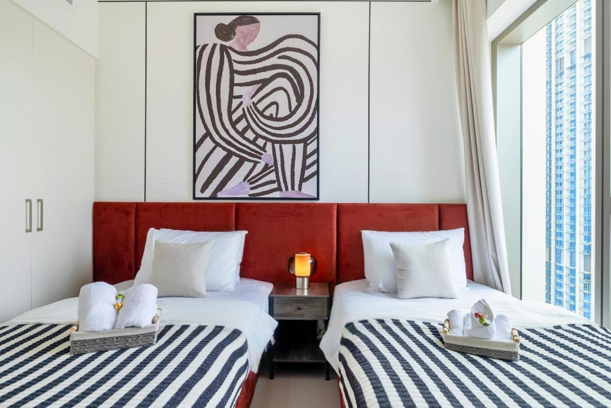 Vibrant Luxe Burj Khalifa Views-dubai Mall Access By Maxx Value Homes Apartment