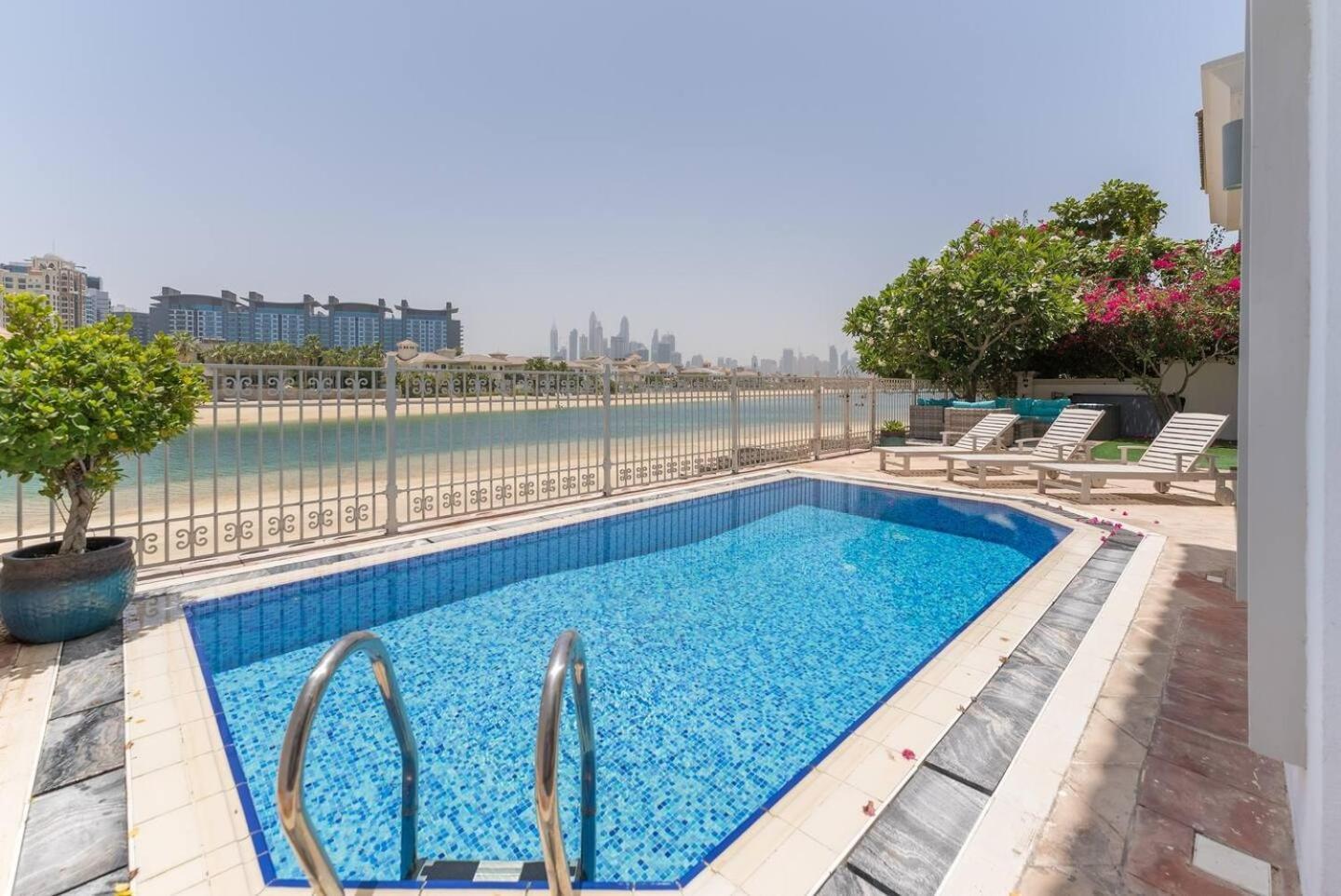 6 Bedroom Modern Luxury In Palm Jumeirah