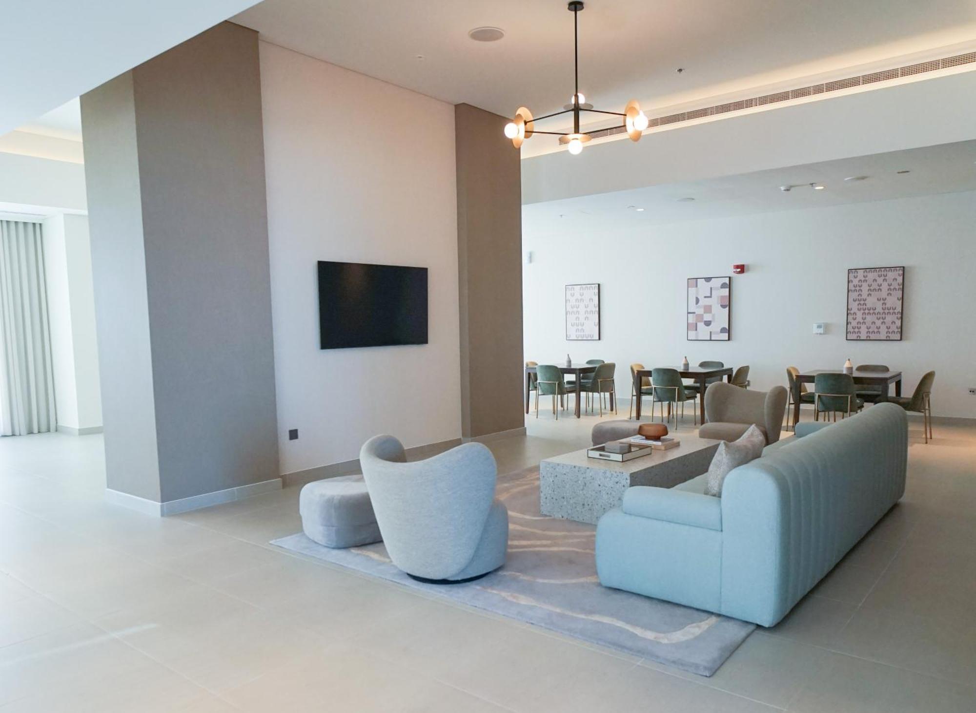 Tower 1 - Fantastic Two Bedroom In Downtown Apartment *