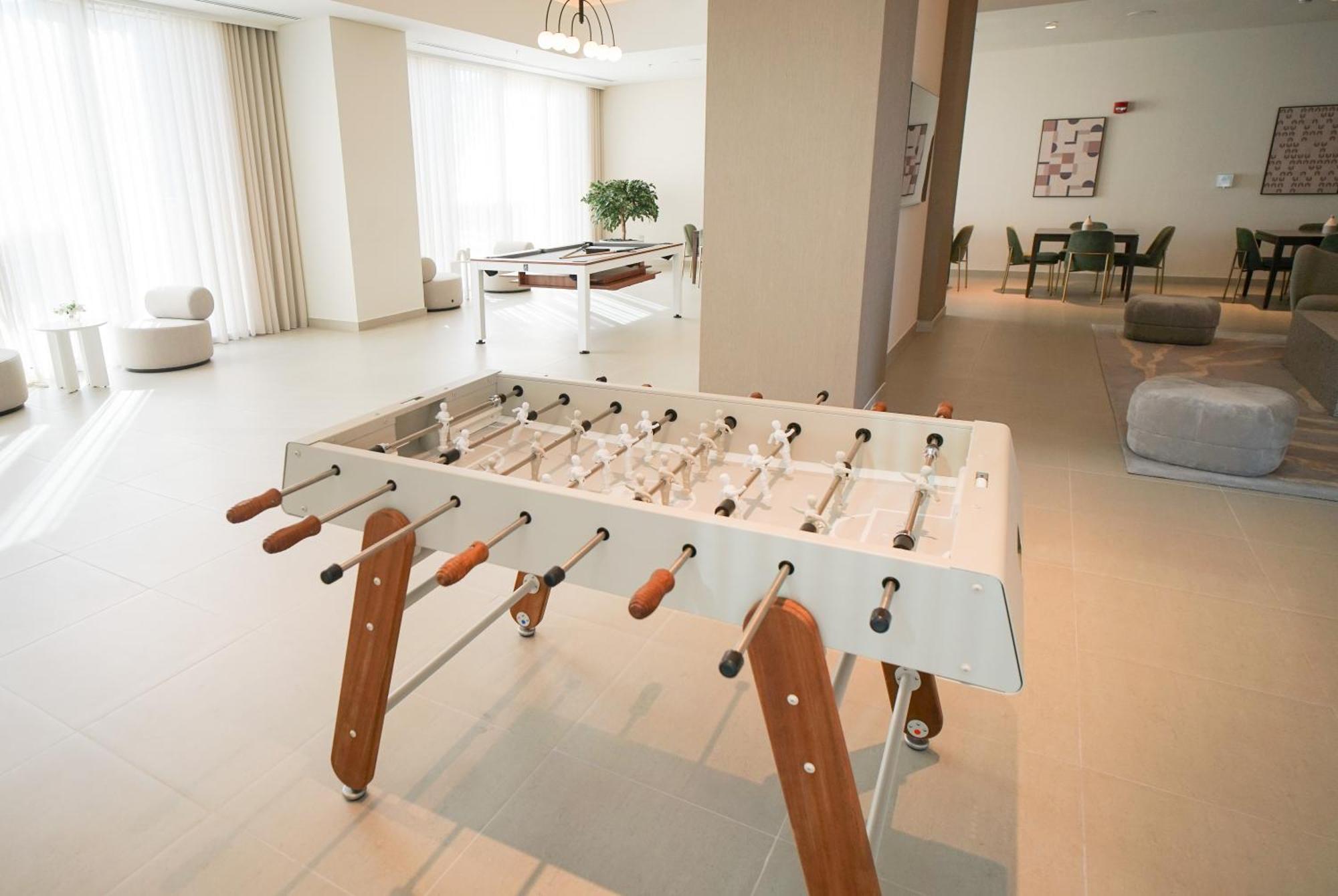 Tower 1 - Fantastic Two Bedroom In Downtown * Dubai