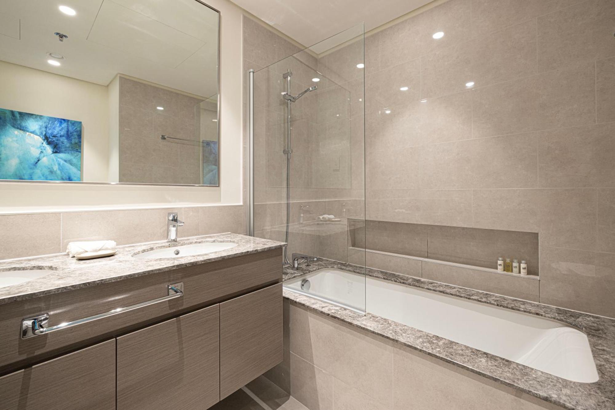 Apartment Tower 1 - Fantastic Two Bedroom In Downtown *