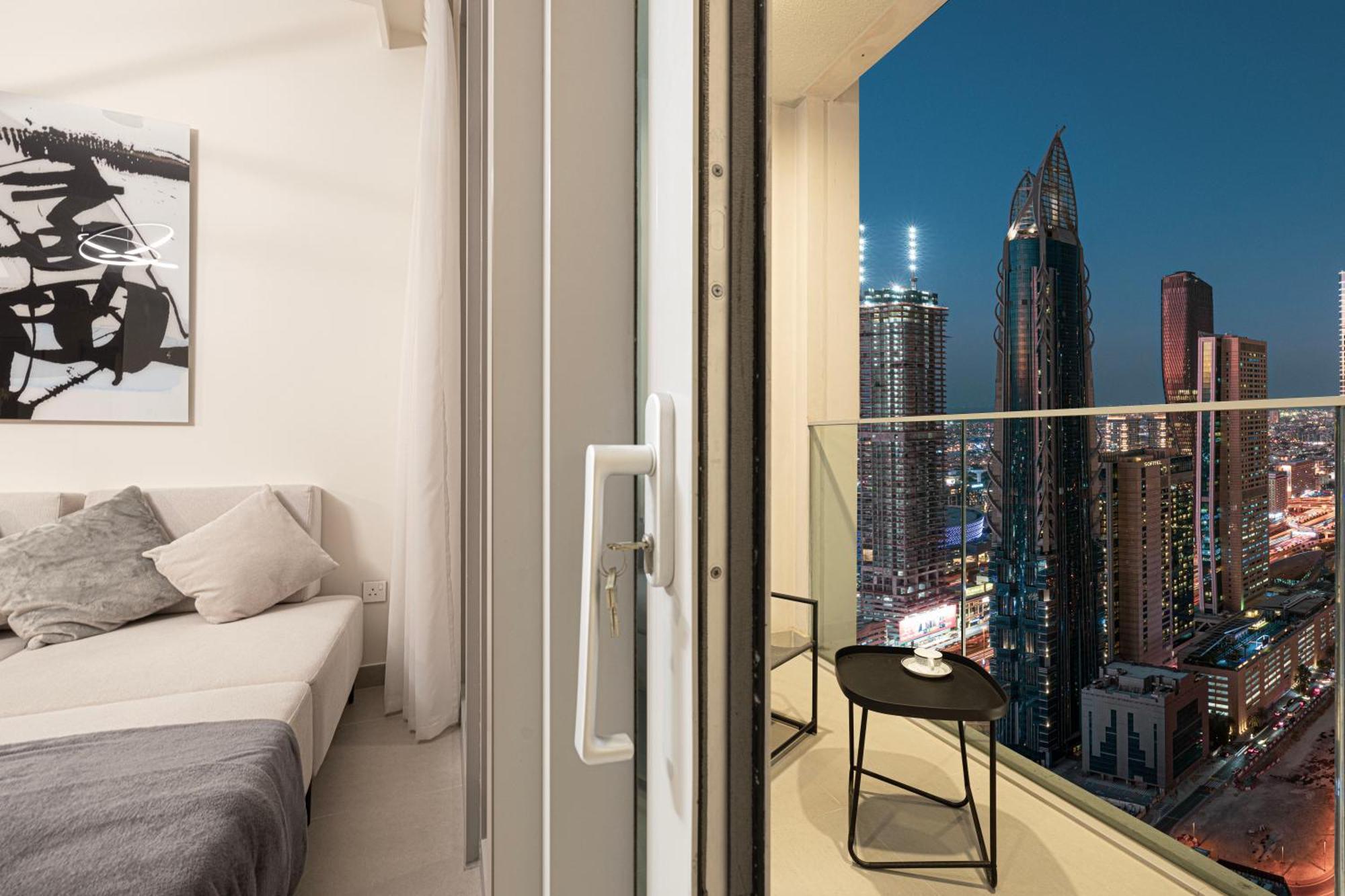 Apartment Tower 1 - Fantastic Two Bedroom In Downtown