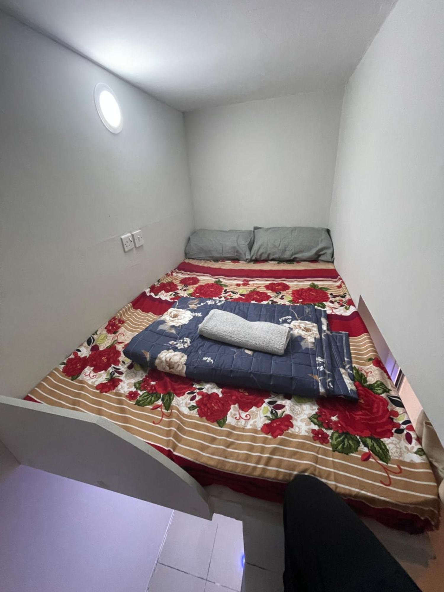 Cozy Pods Near Dxb Guest house *