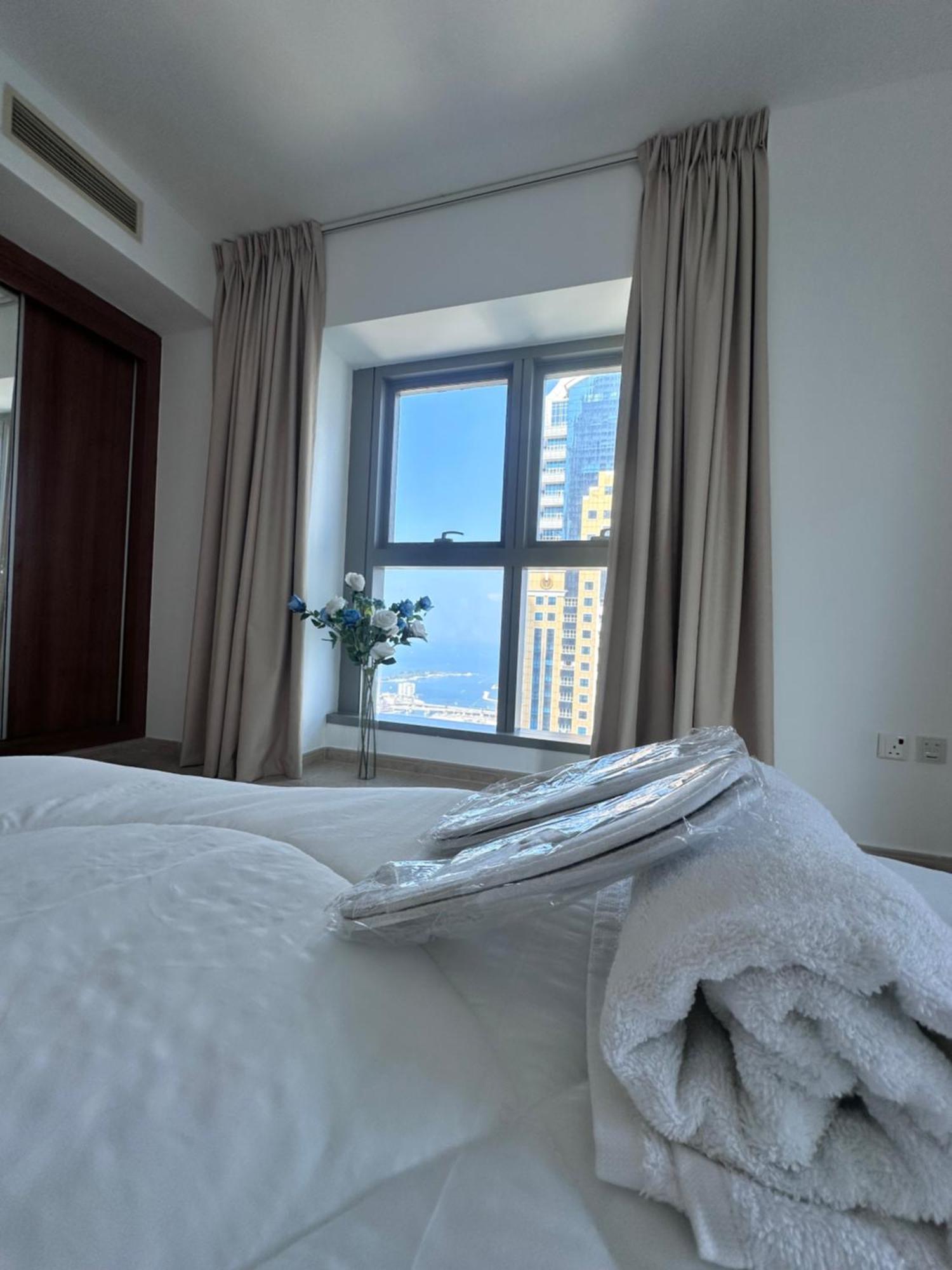 Welcome To Our Ocean View In Marina 2br *