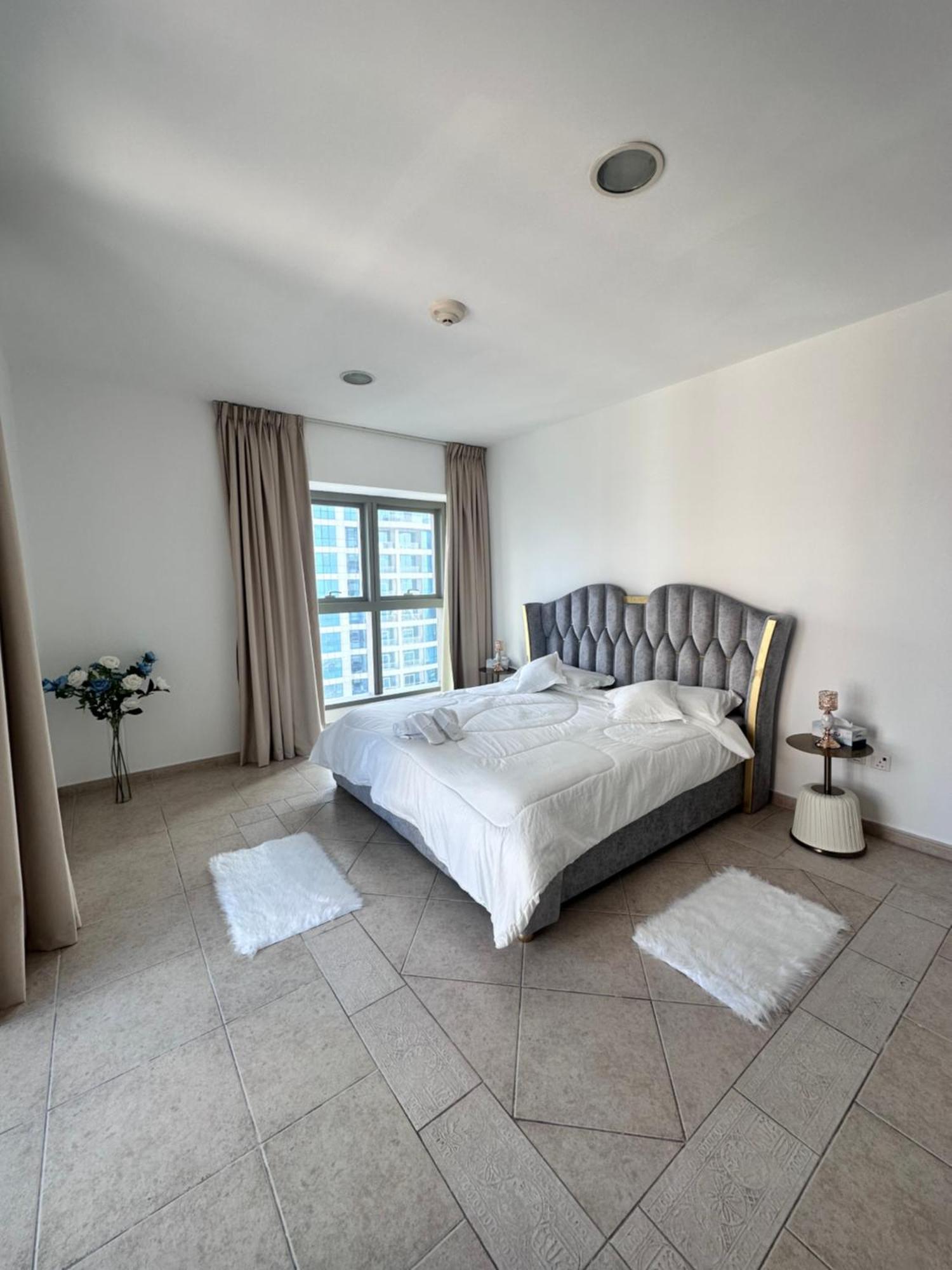 Welcome To Our Ocean View In Marina 2br Apartment