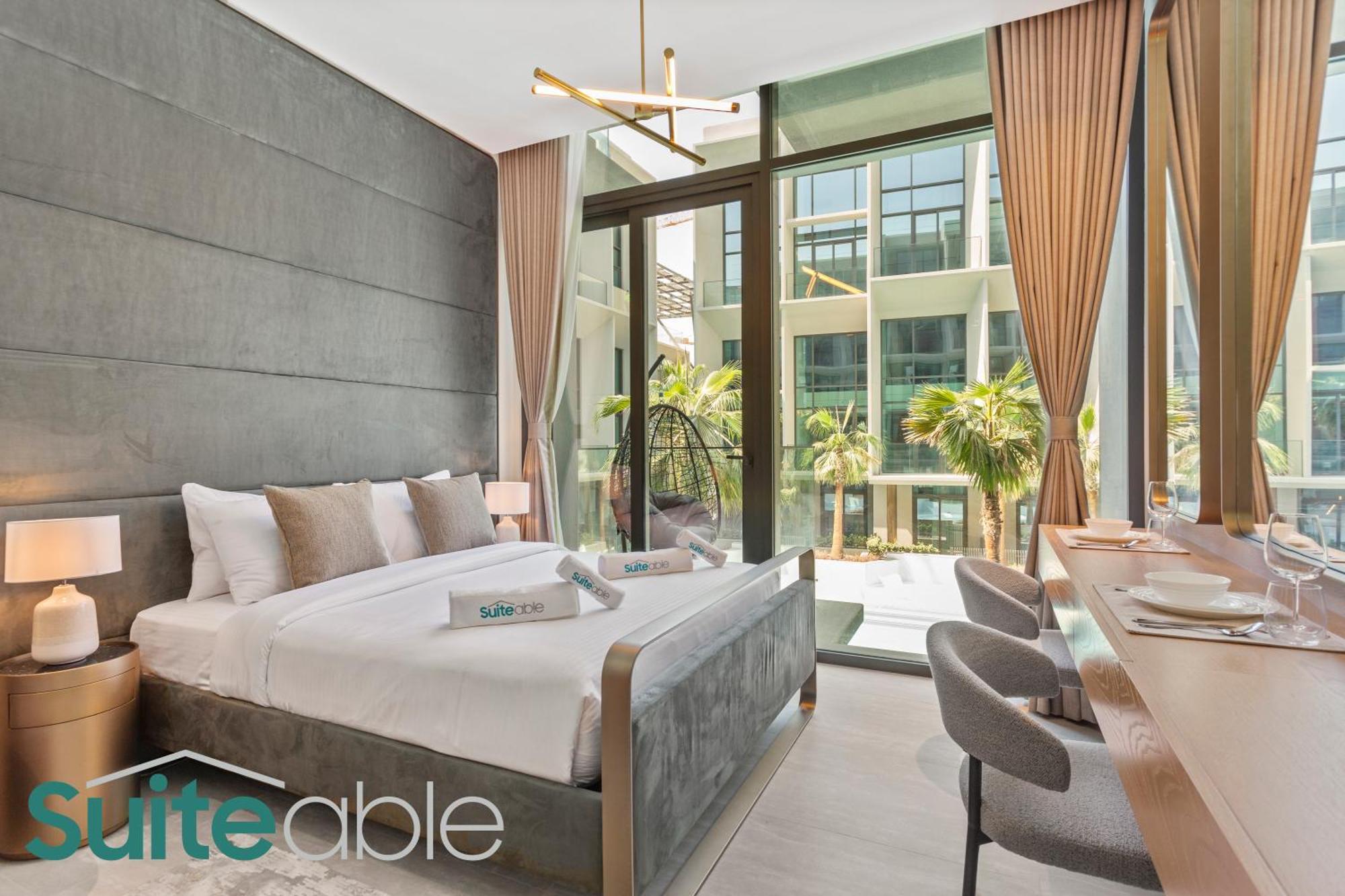 Aesthetic With Stunning Pool View In Jvc Apartment
