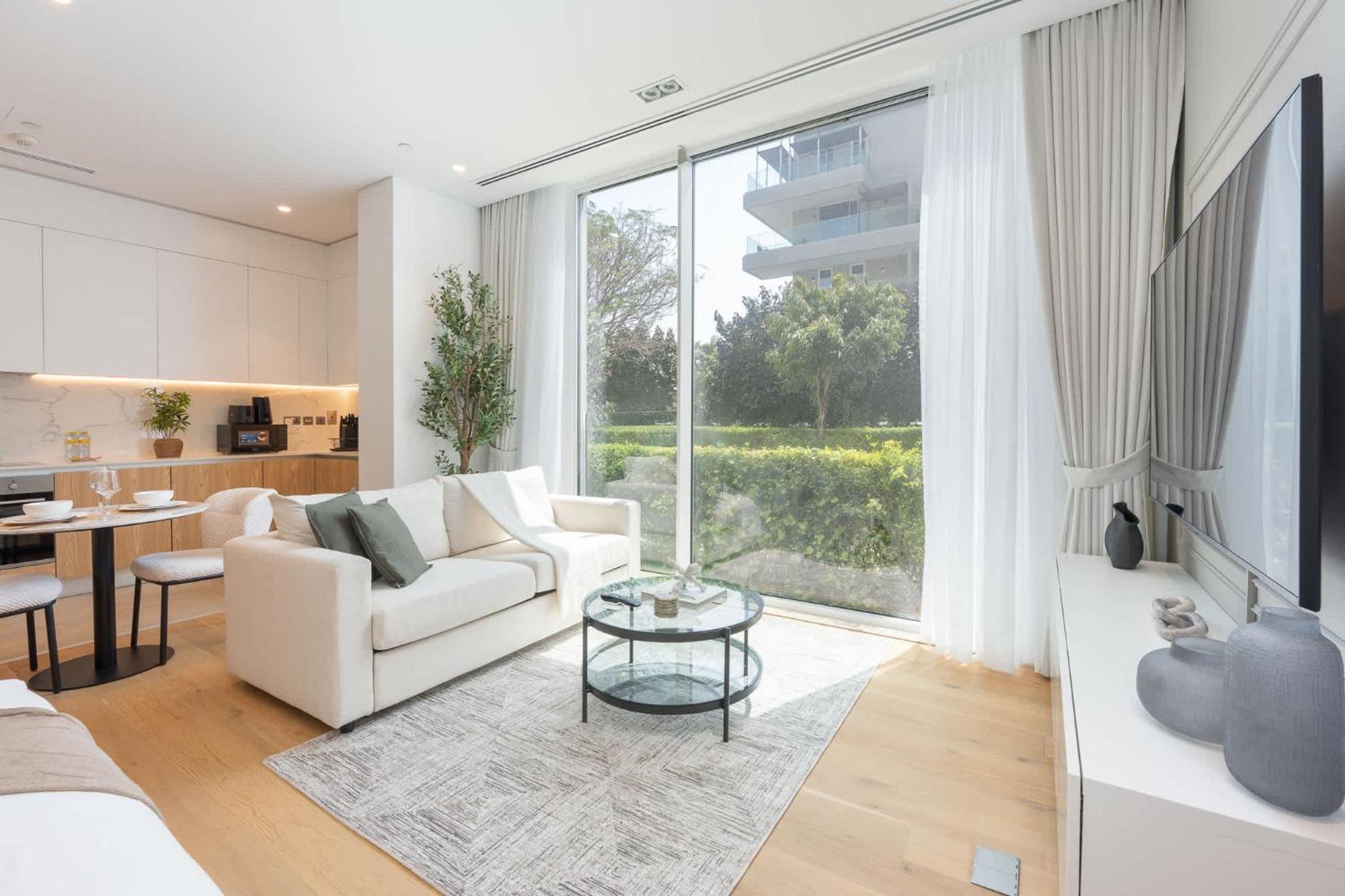 Apartment Calm With Relaxing Atmosphere In Al Barari