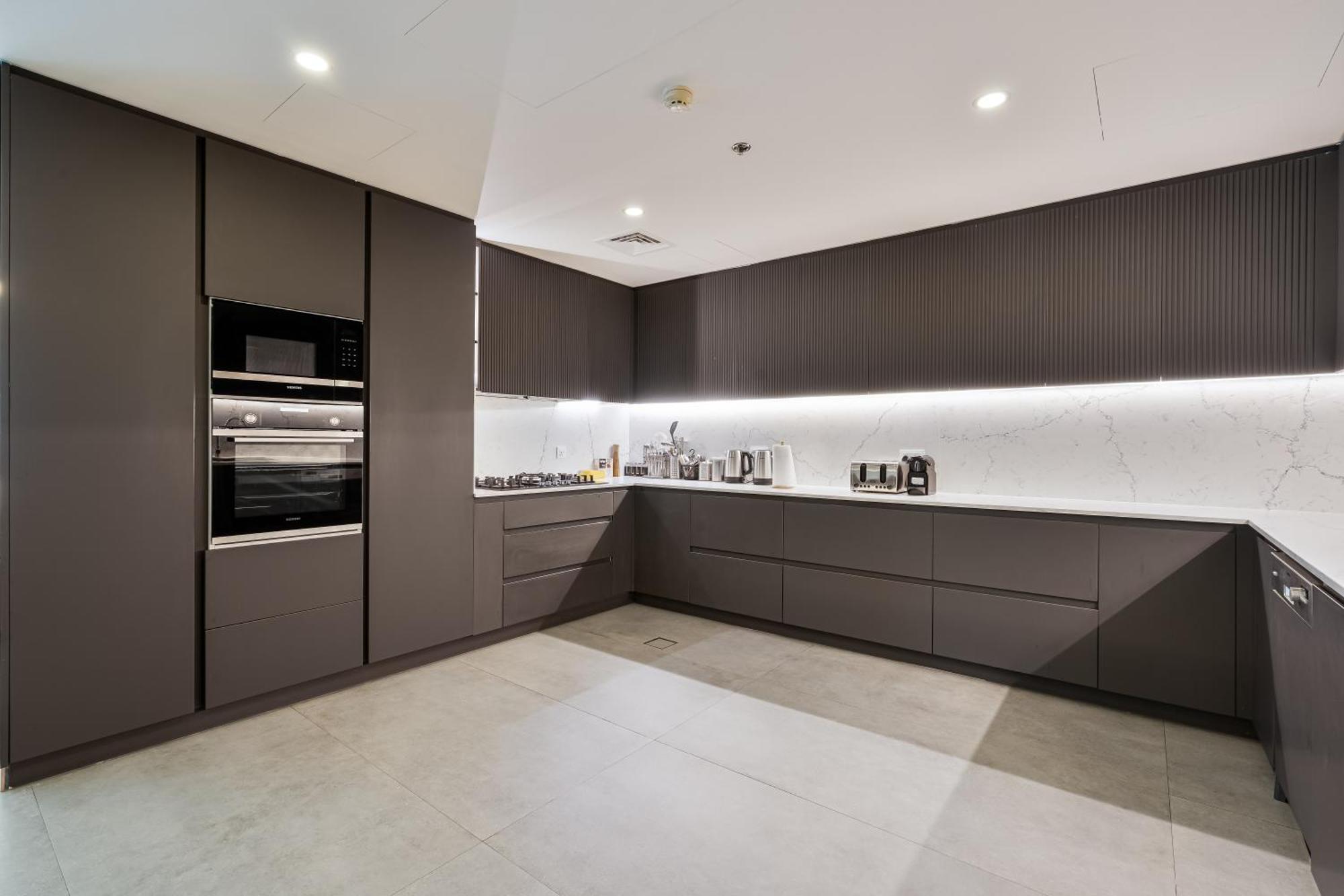 Bookable-penthouse With Downtown View Apartment
