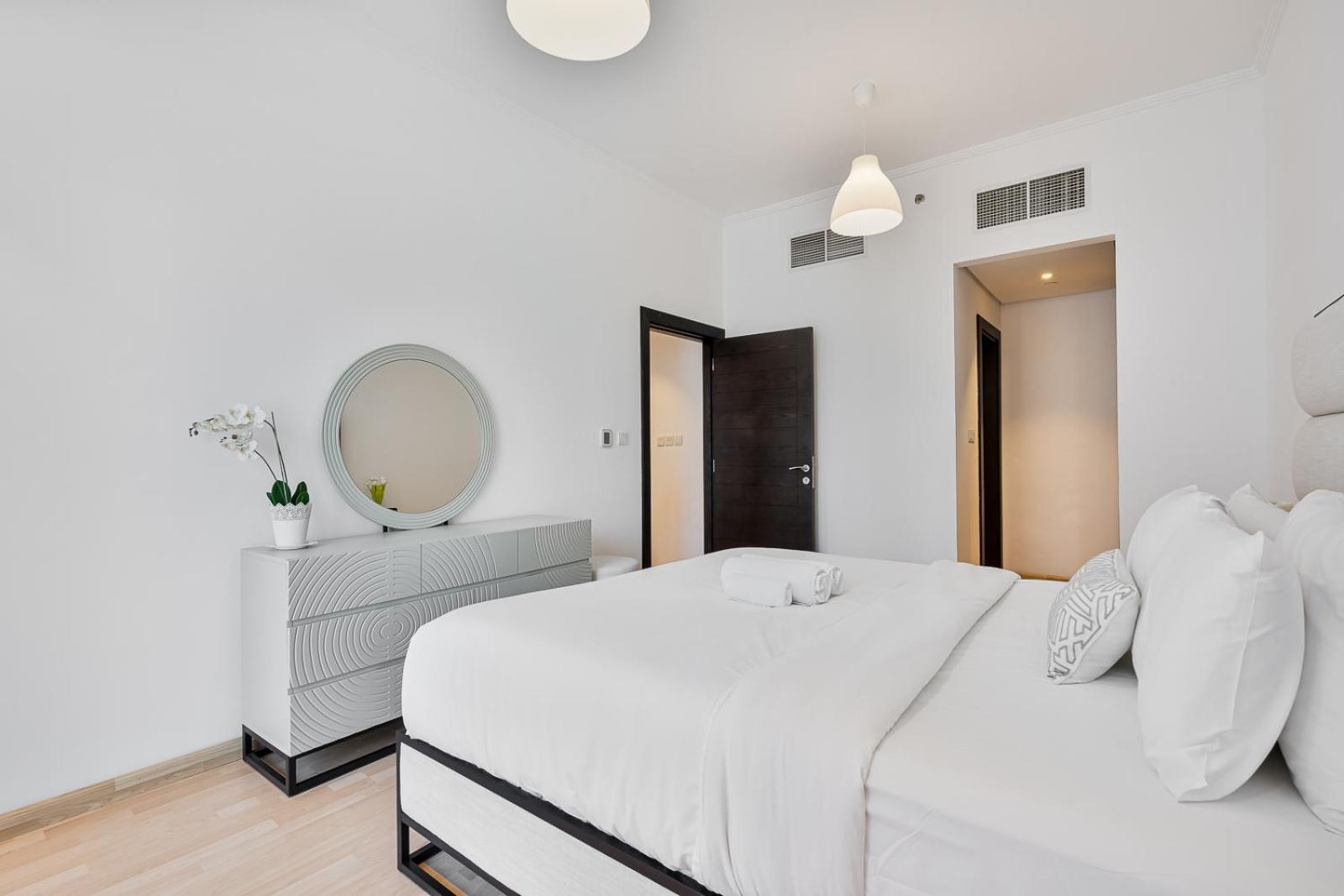 Marina View - 2br With Pool & Gym Apartment
