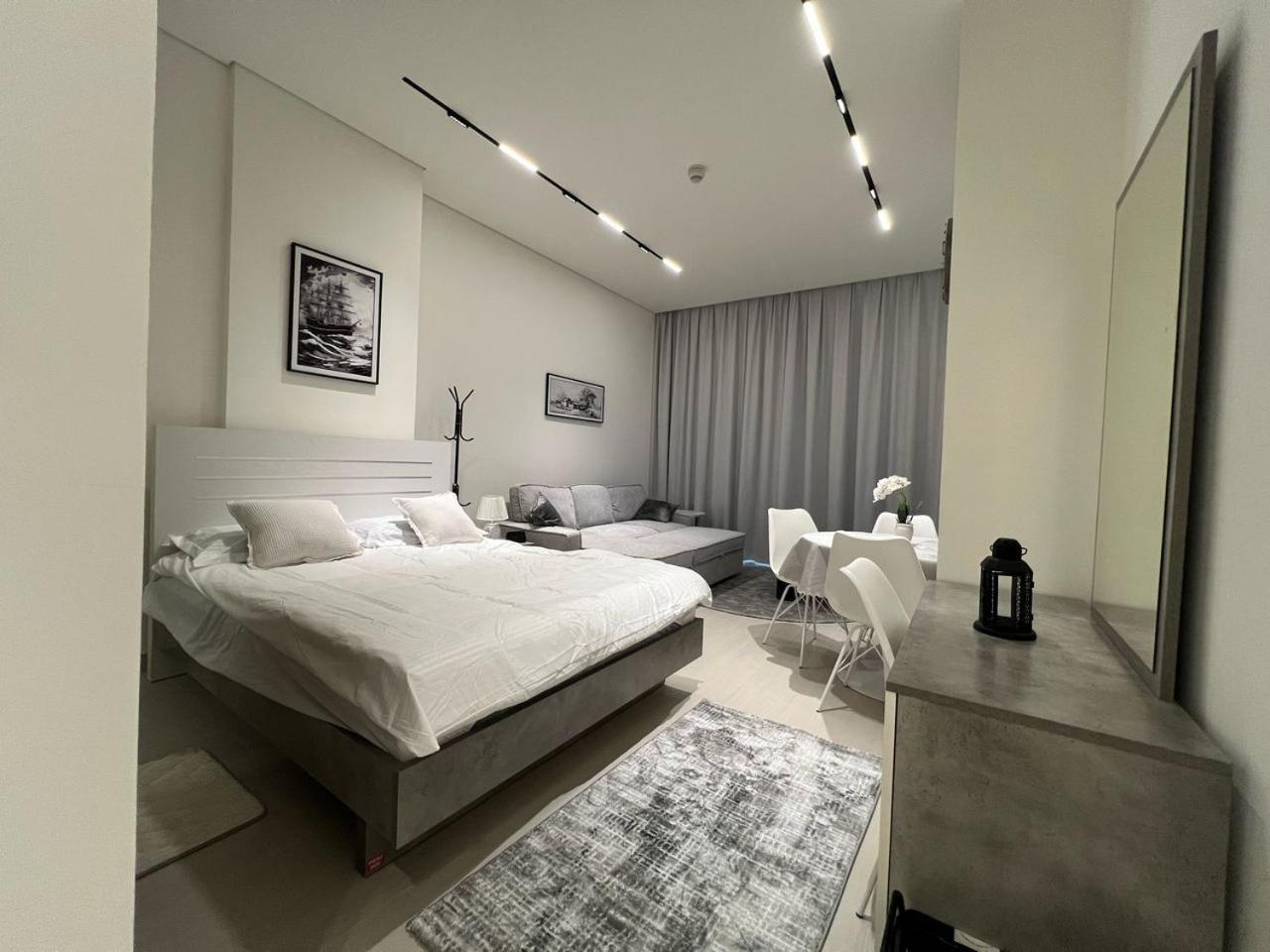 Apartment Luxury - Burj Khalifa View - Brand New *
