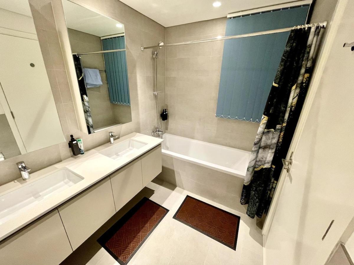Beachfront Family Entire Unit In Ras Al-khor * Dubai
