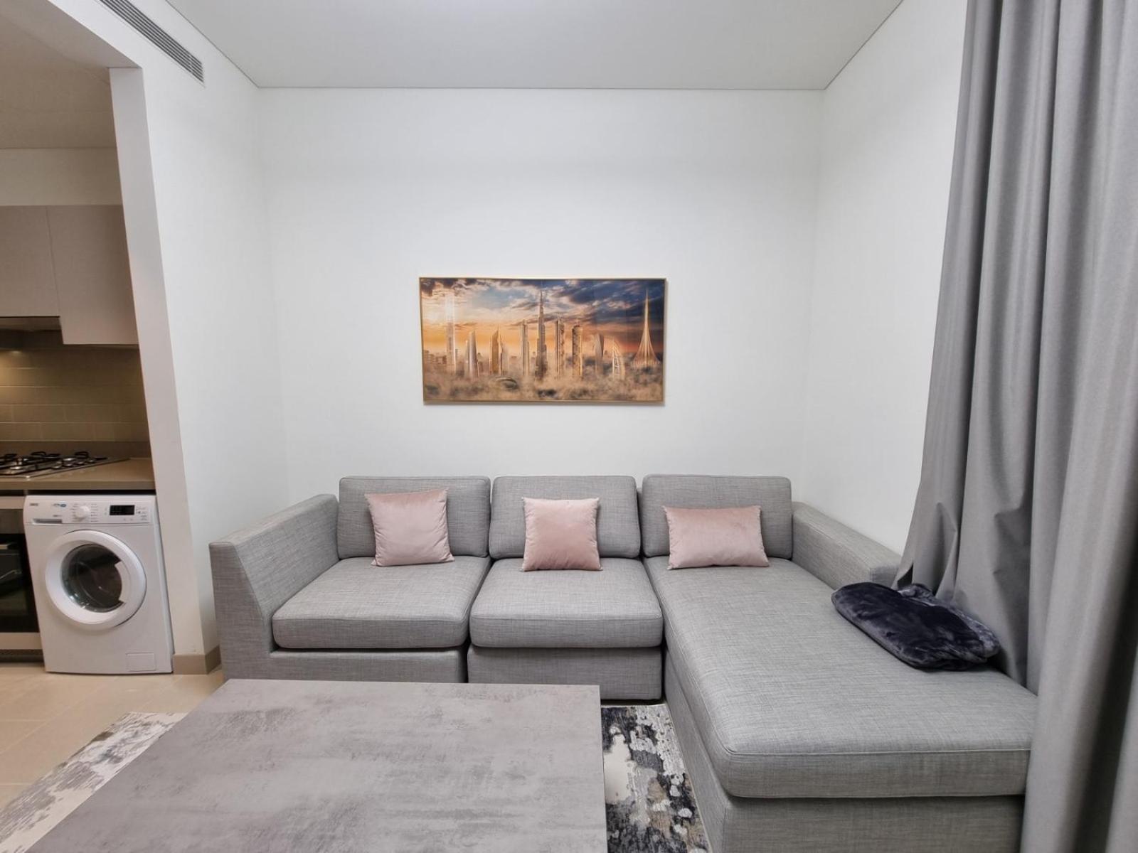 One Fully Furnished Bebroom Apartment