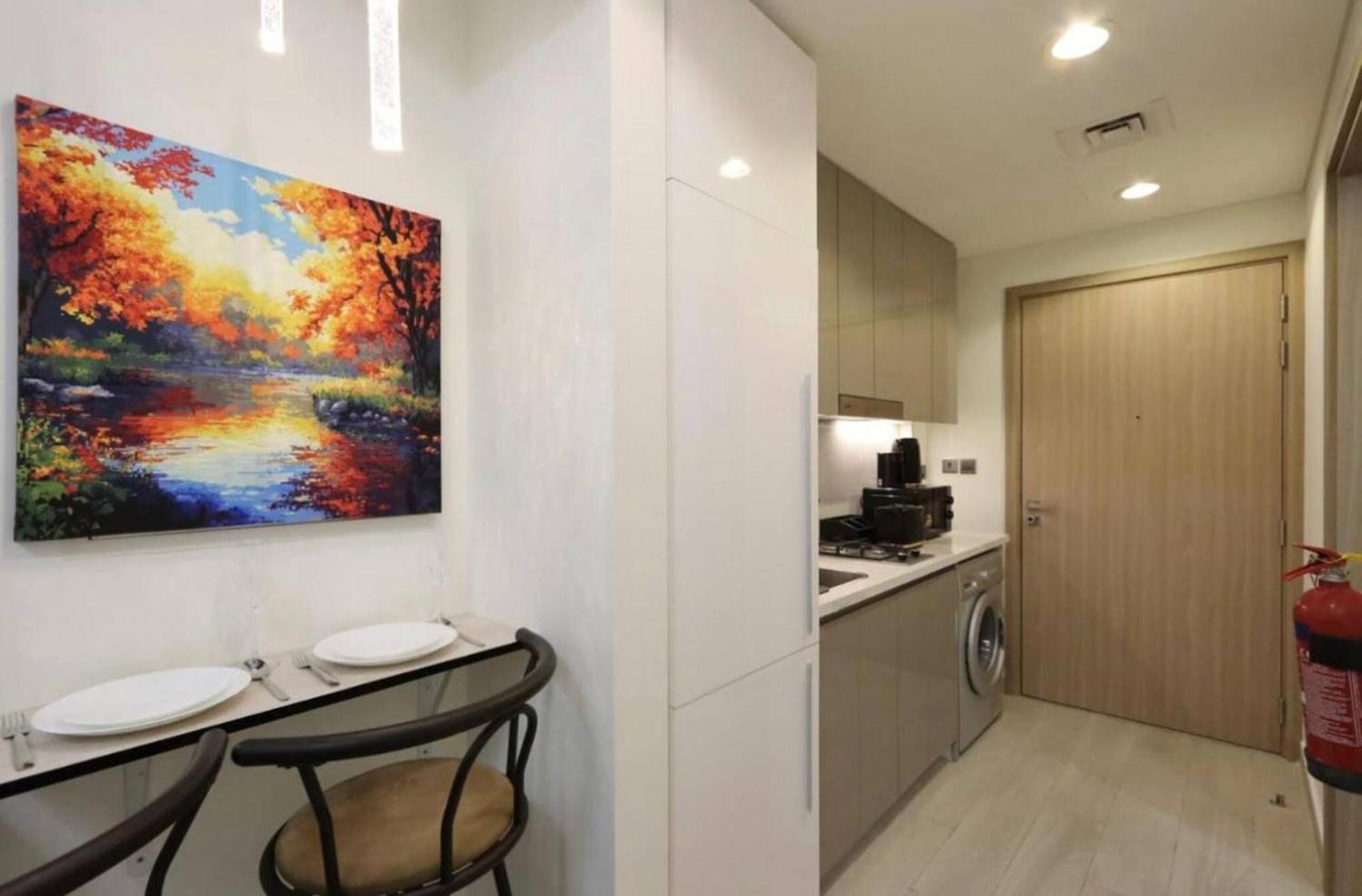 Fully Equipped Near Downtown Apartment *