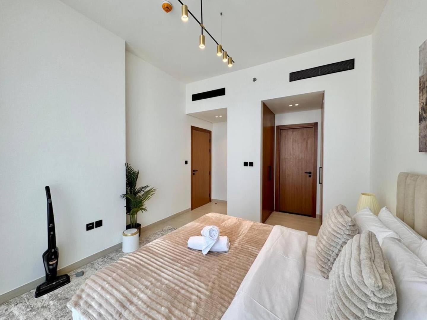 Apartment Charming 1br W Elegant Interiors