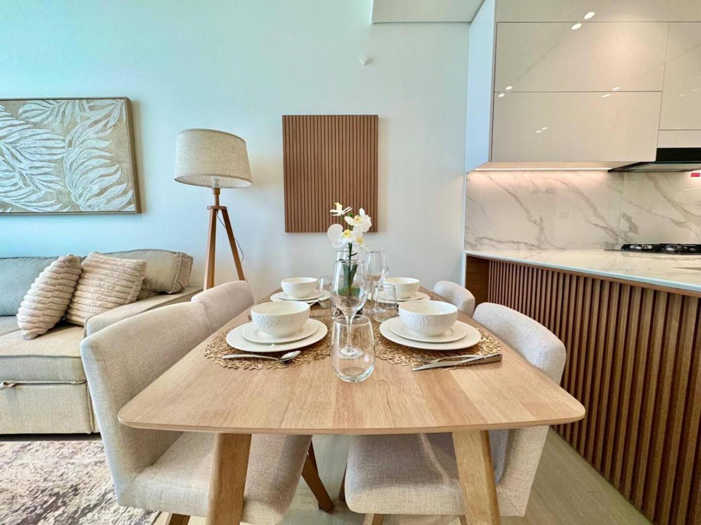 Apartment Charming 1br W Elegant Interiors Dubai