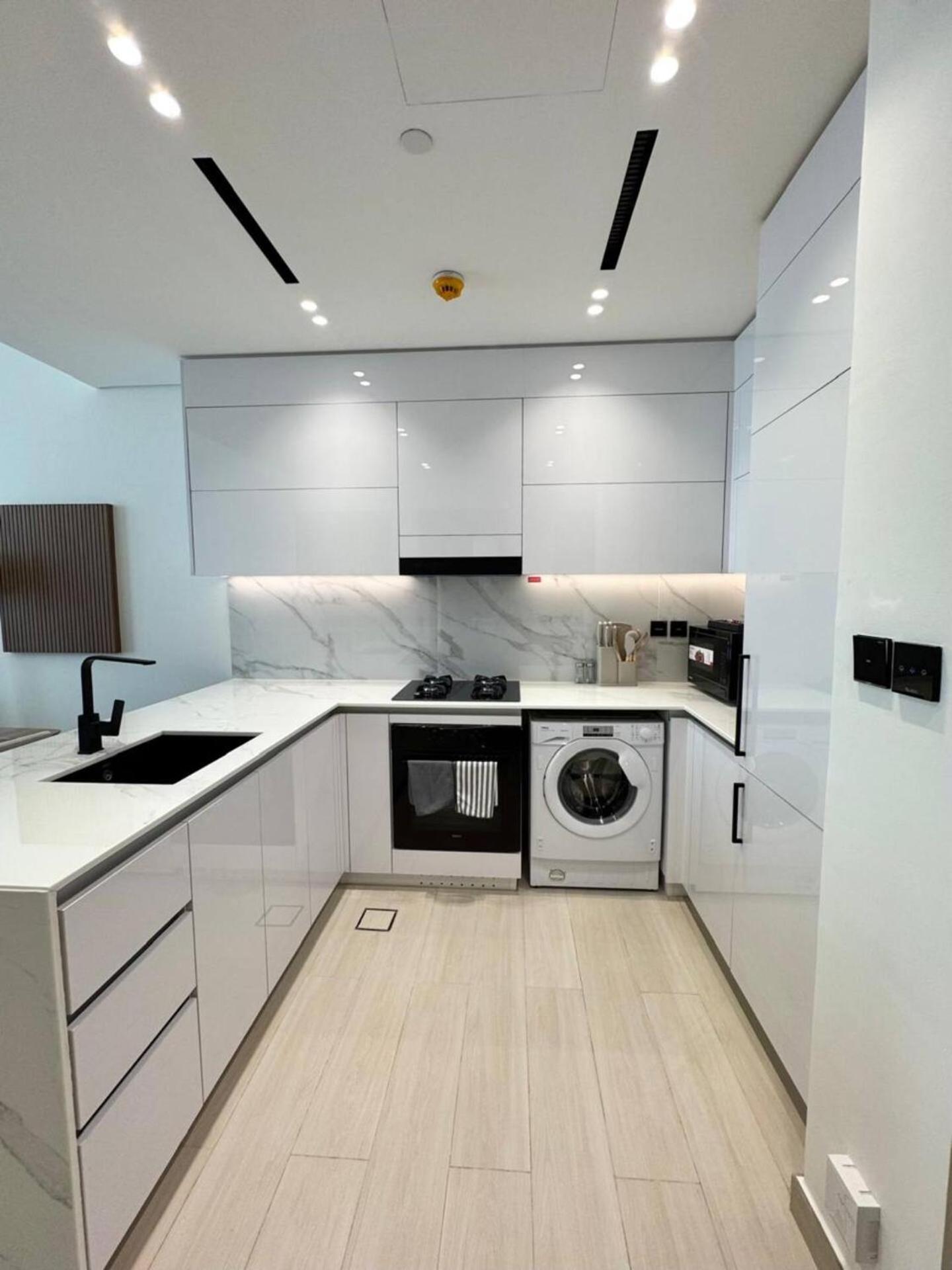Apartment Charming 1br W Elegant Interiors Dubai