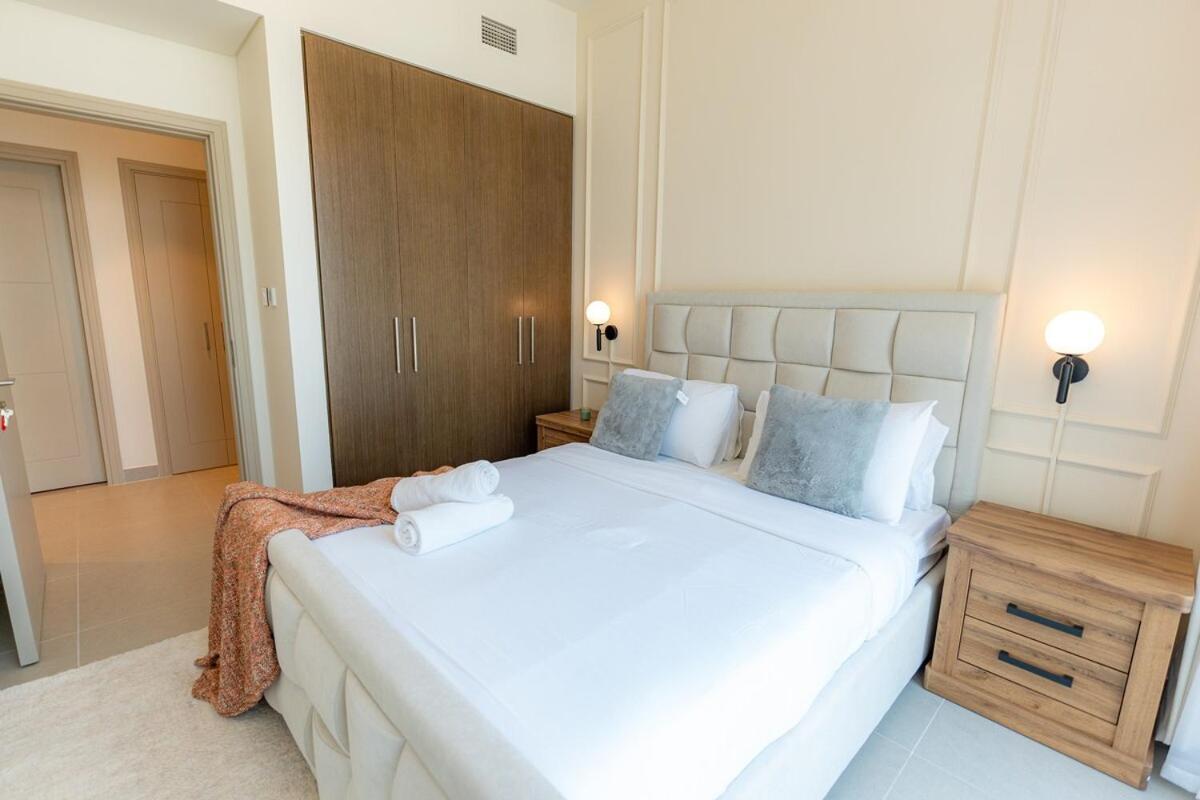 Tower 1 - Luxury 2 Bedroom Apartment *