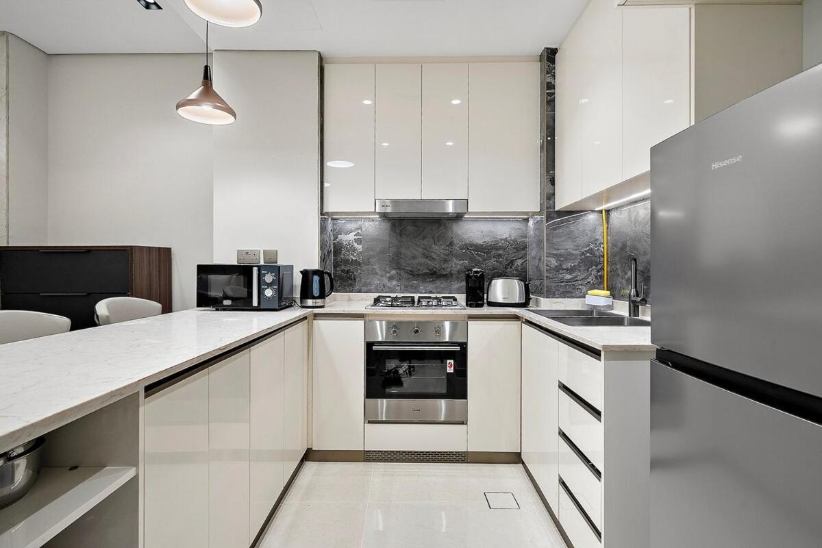 First Class 1br Elegant Modern Retreat Dubai