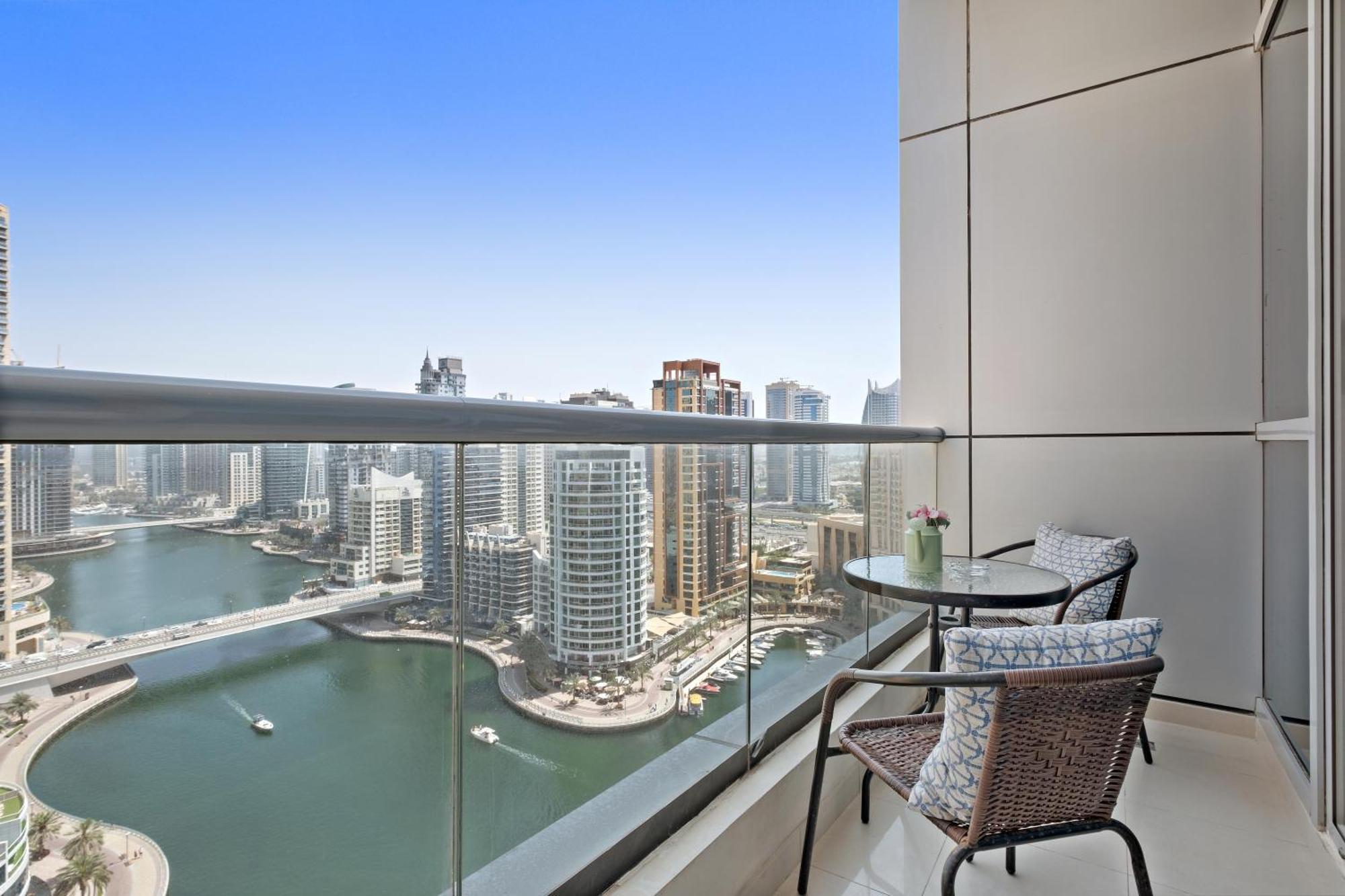 Fully Renovated Luxe Bay Marina