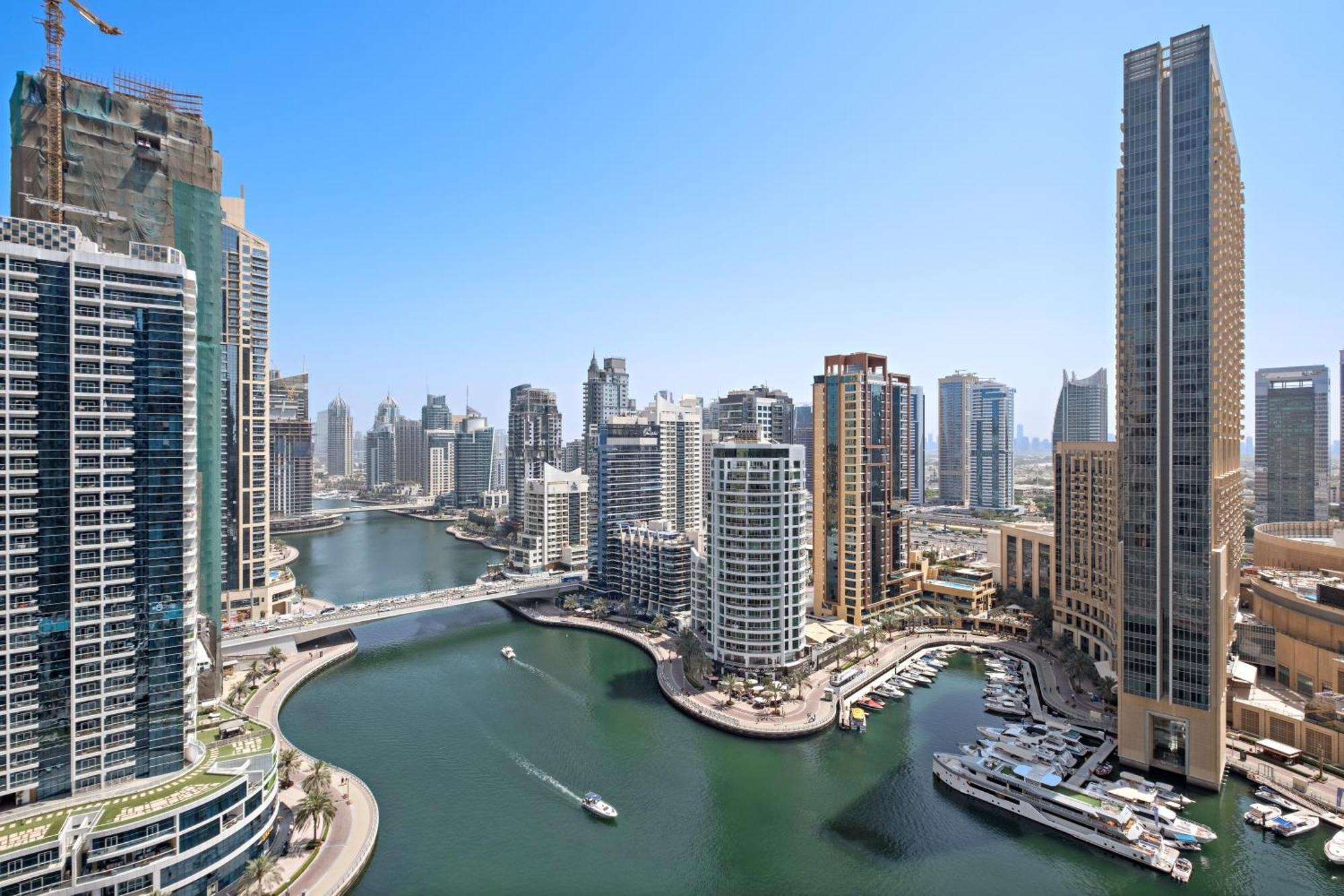 Fully Renovated Luxe Bay Marina Apartment Dubai