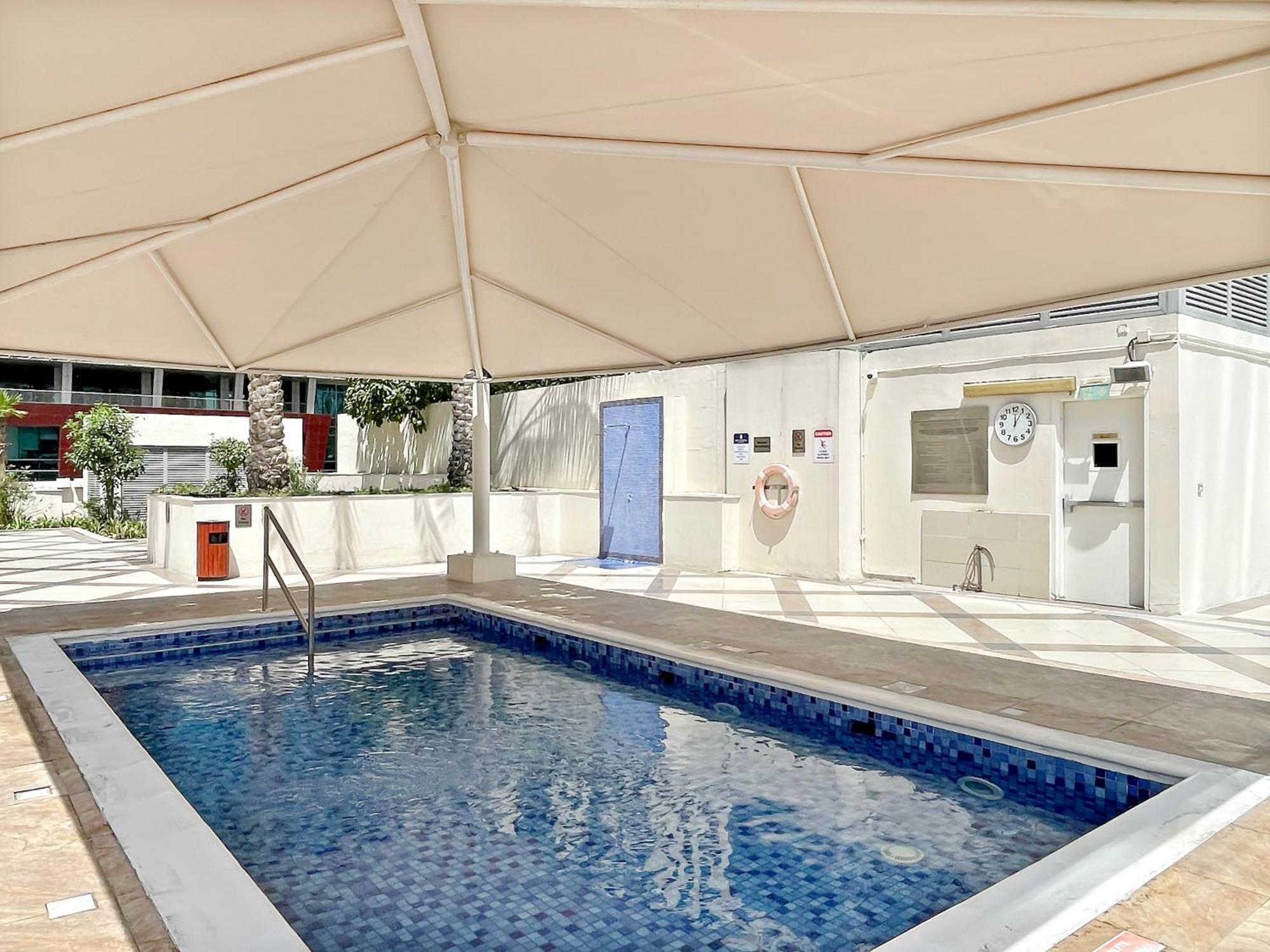 Fully Renovated Luxe Bay Marina * Dubai