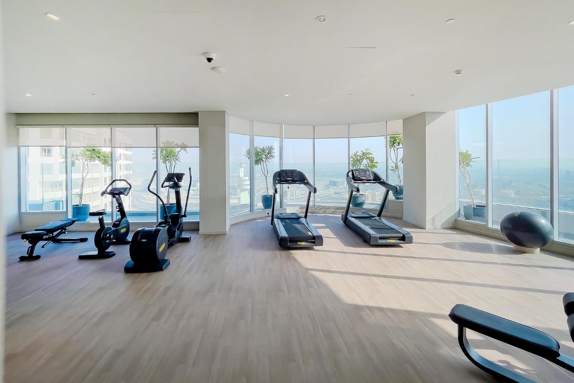 Great Apartments At Marina Star With City View *