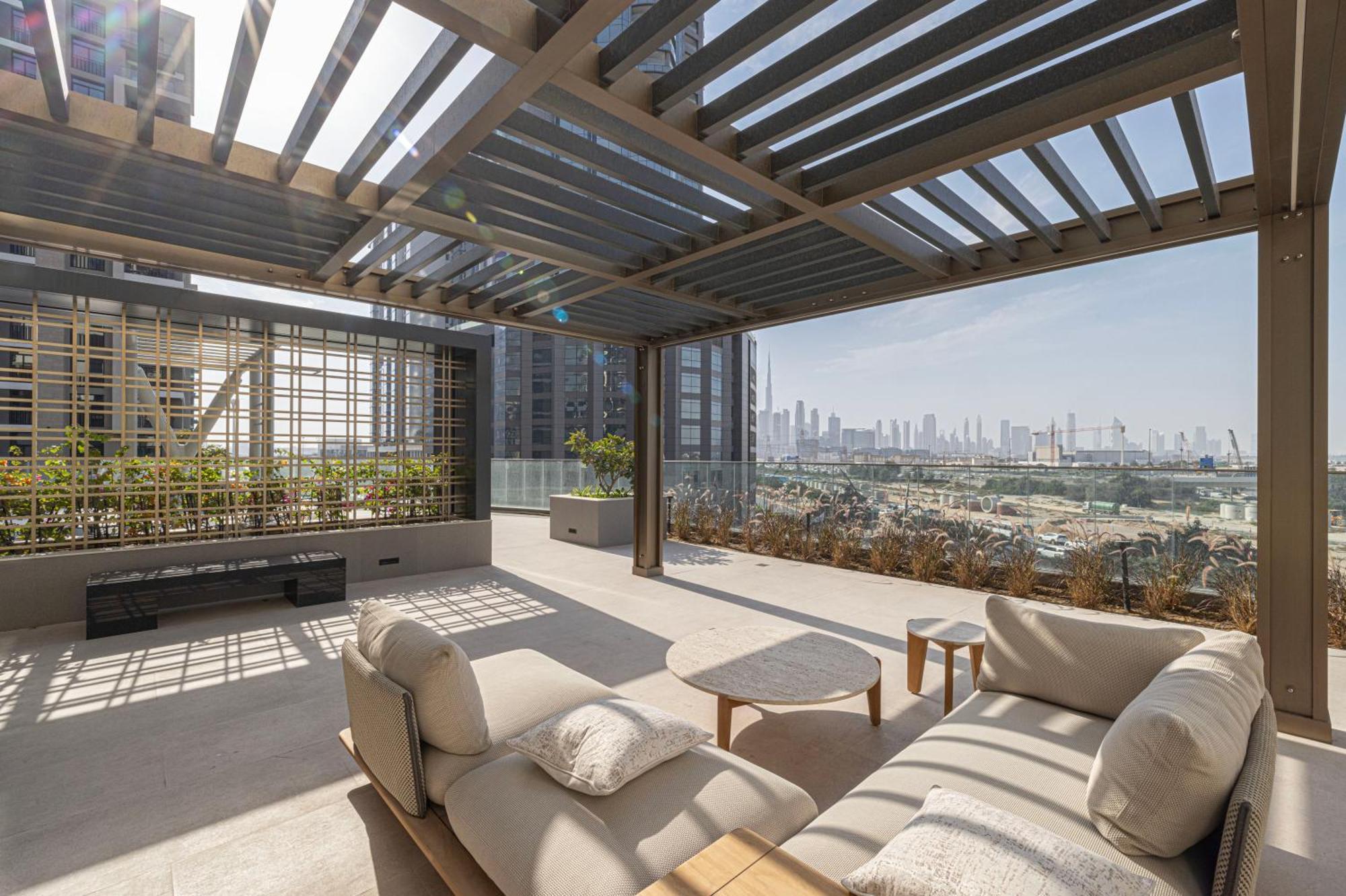 High-end 1br-panoramic Views, Pool With Burj Khalifa View, Padel & Rooftop Bbq Experience Apartment *