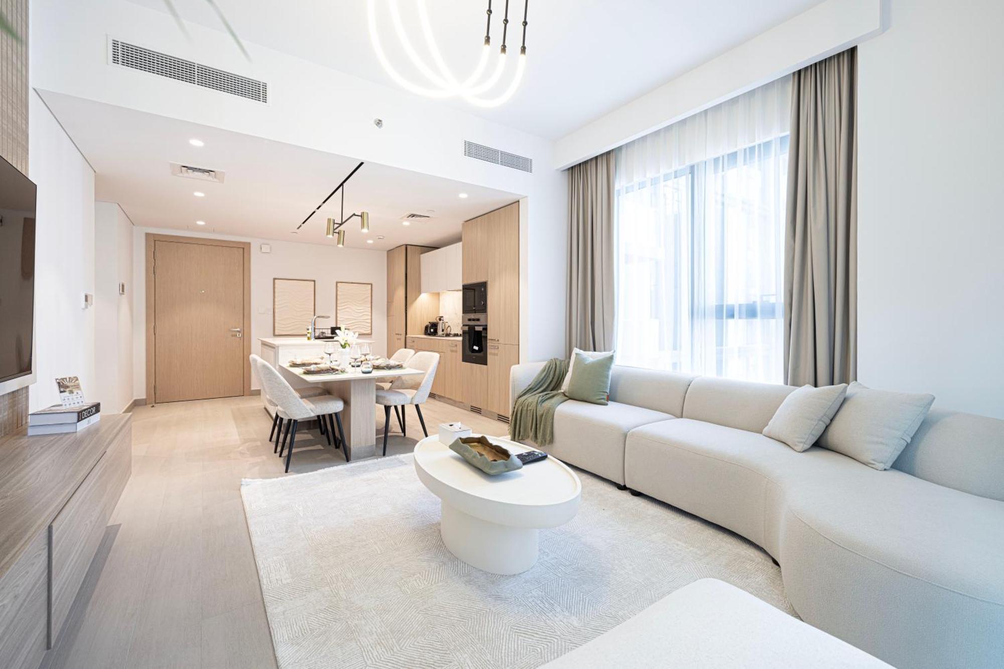 High-end 1br-panoramic Views, Pool With Burj Khalifa View, Padel & Rooftop Bbq Experience Apartment