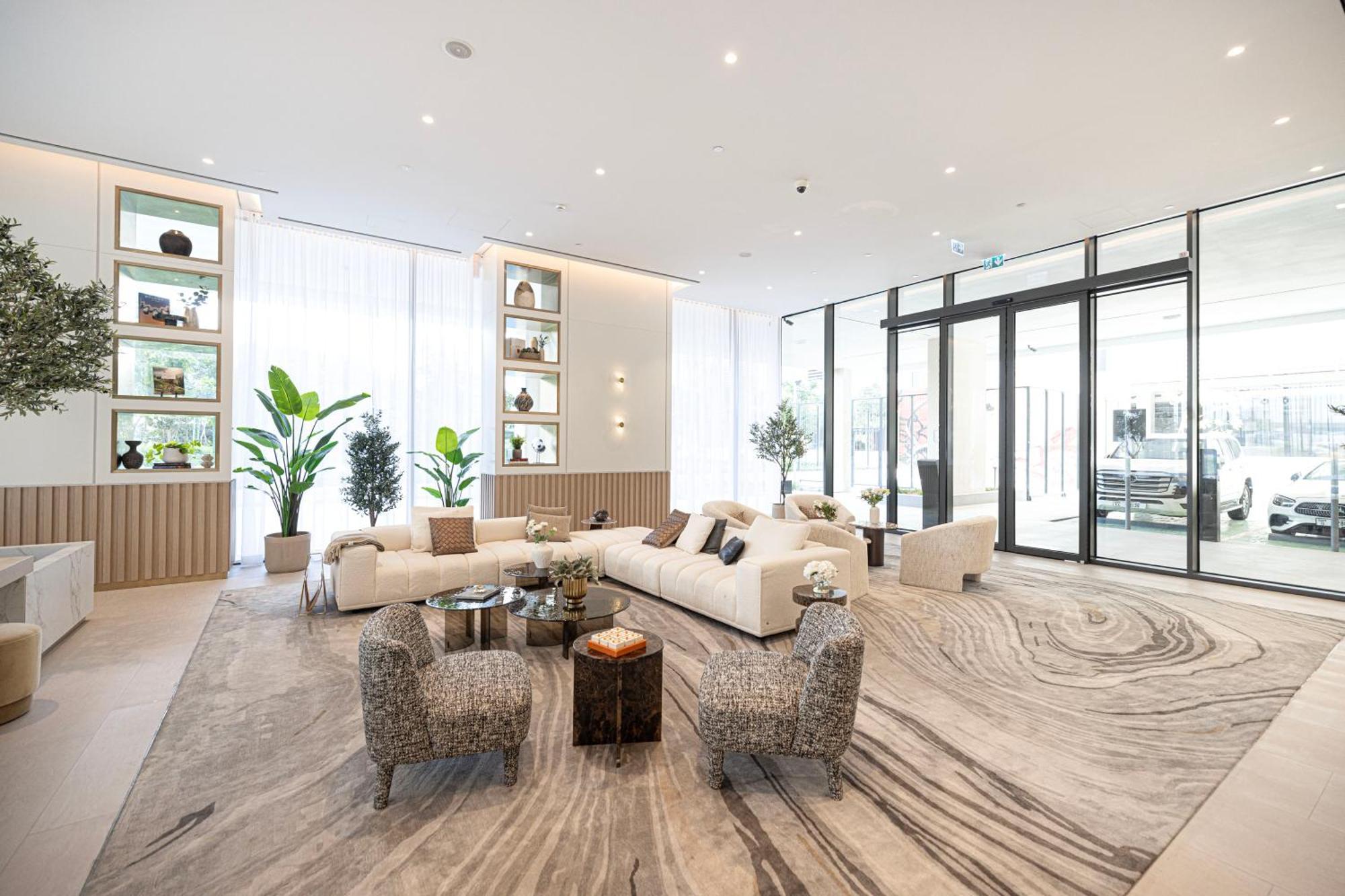High-end 1br-panoramic Views, Pool With Burj Khalifa View, Padel & Rooftop Bbq Experience *