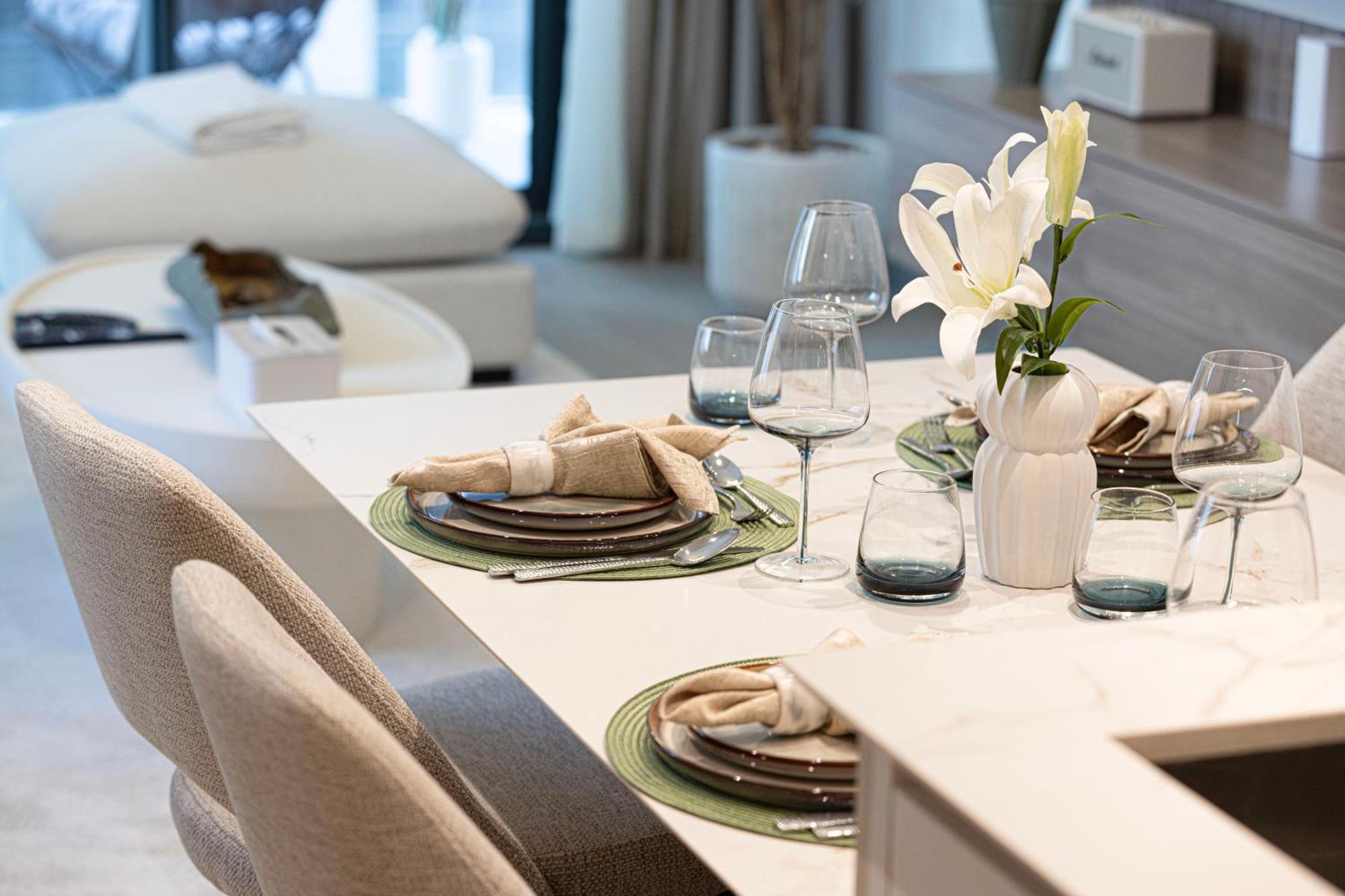 Apartment High-end 1br-panoramic Views, Pool With Burj Khalifa View, Padel & Rooftop Bbq Experience *