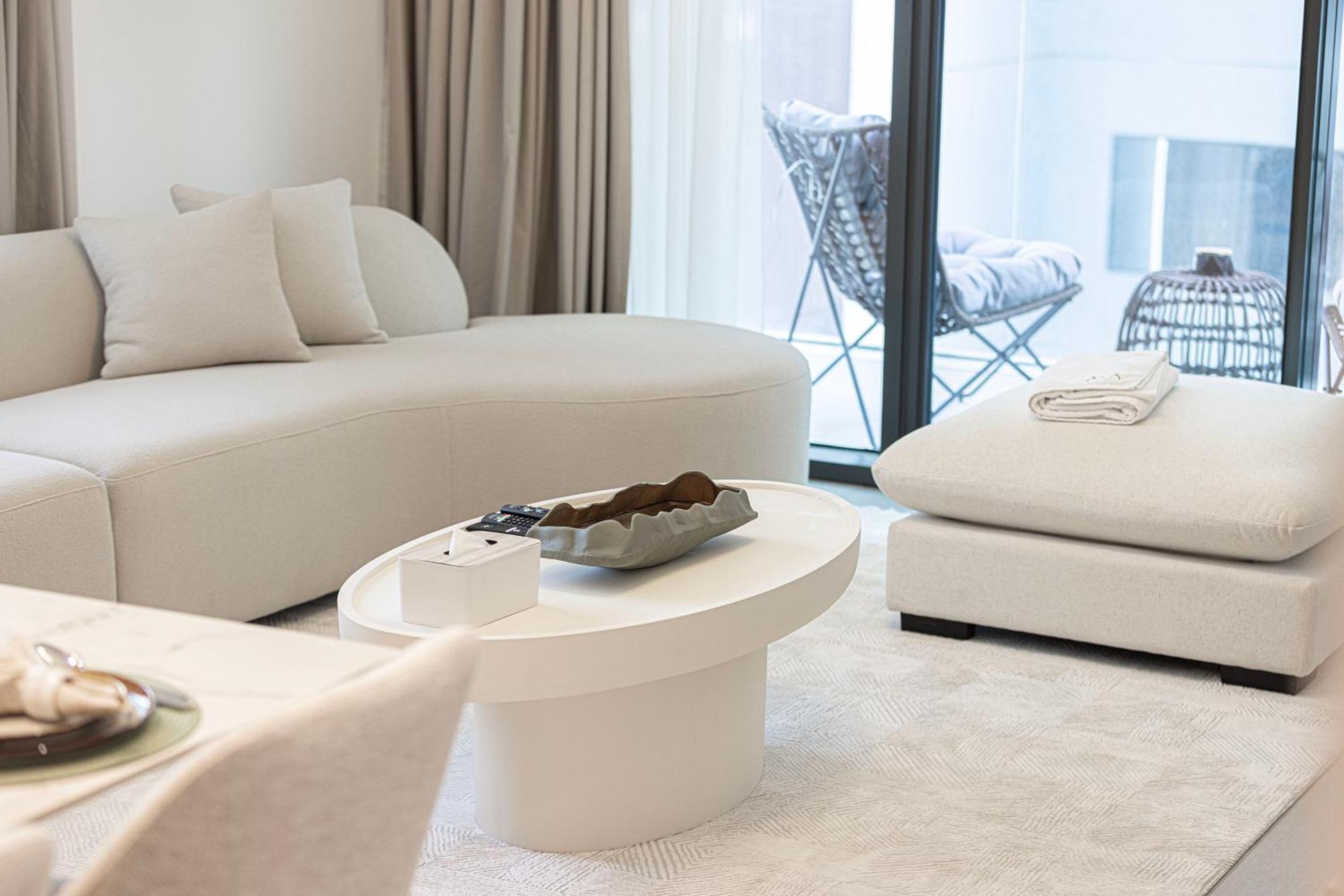 Apartment High-end 1br-panoramic Views, Pool With Burj Khalifa View, Padel & Rooftop Bbq Experience Dubai