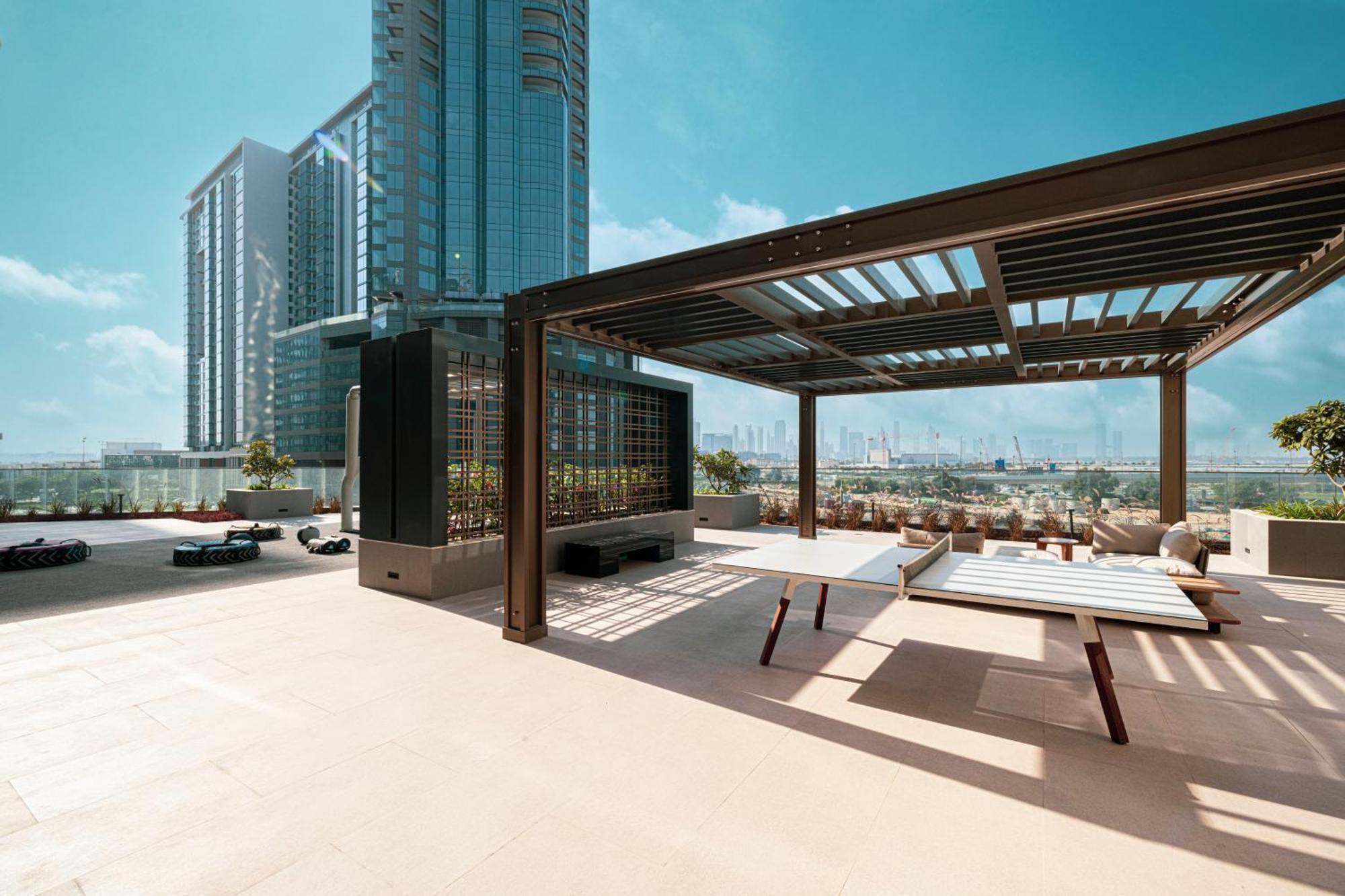 High-end 1br-panoramic Views, Pool With Burj Khalifa View, Padel & Rooftop Bbq Experience