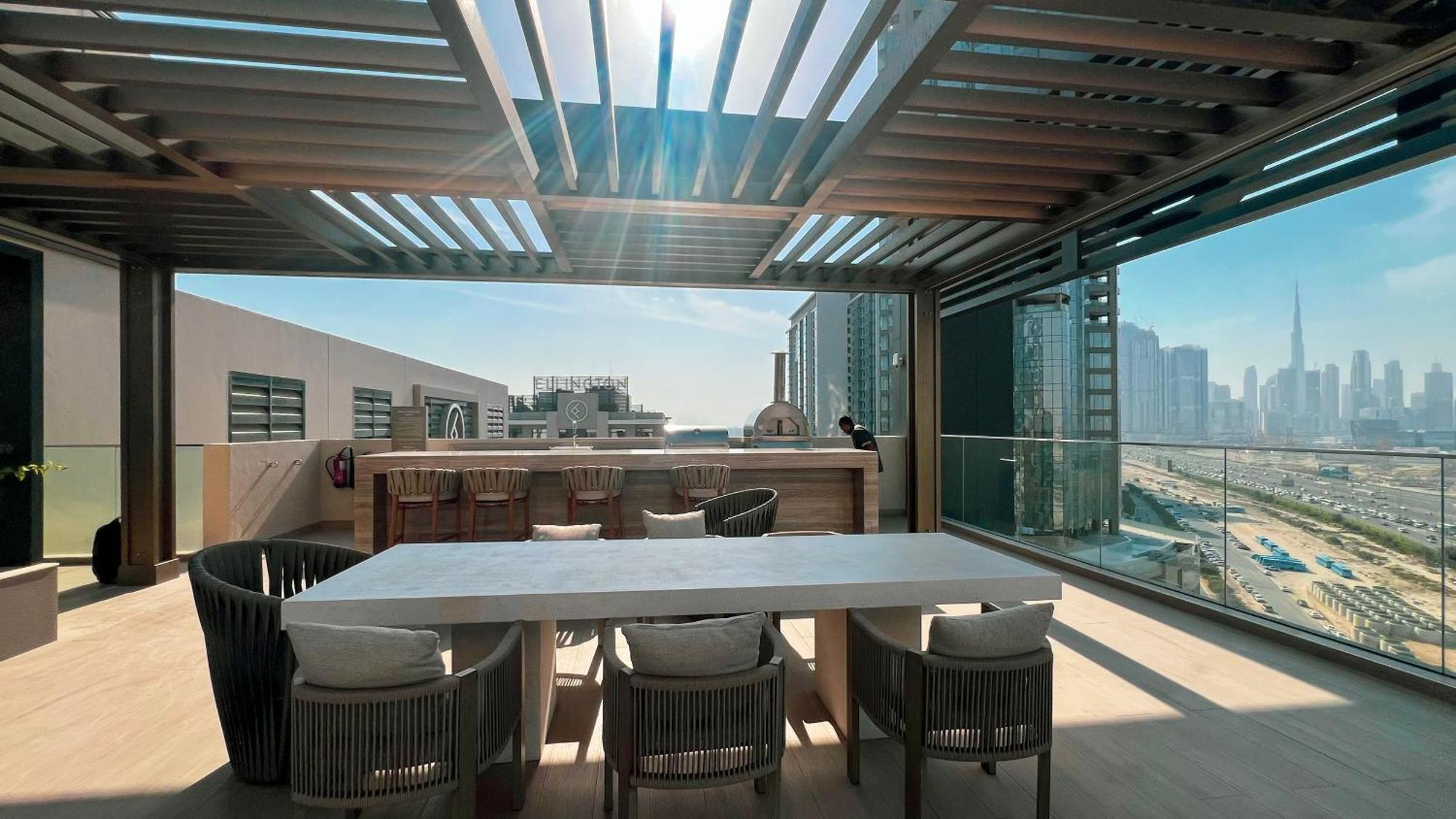 Apartment High-end 1br-panoramic Views, Pool With Burj Khalifa View, Padel & Rooftop Bbq Experience
