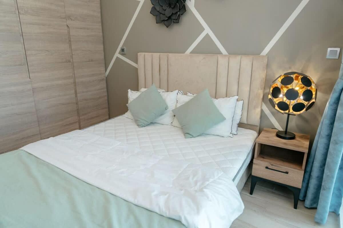 Beautiful 1 Bed Marina I Sleeps 4 * Dubai
