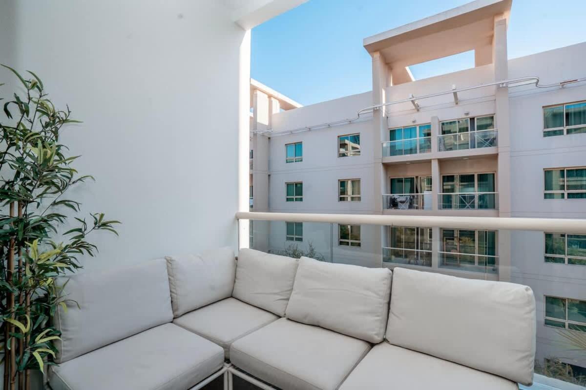 Modern 1 Bed - Great Location