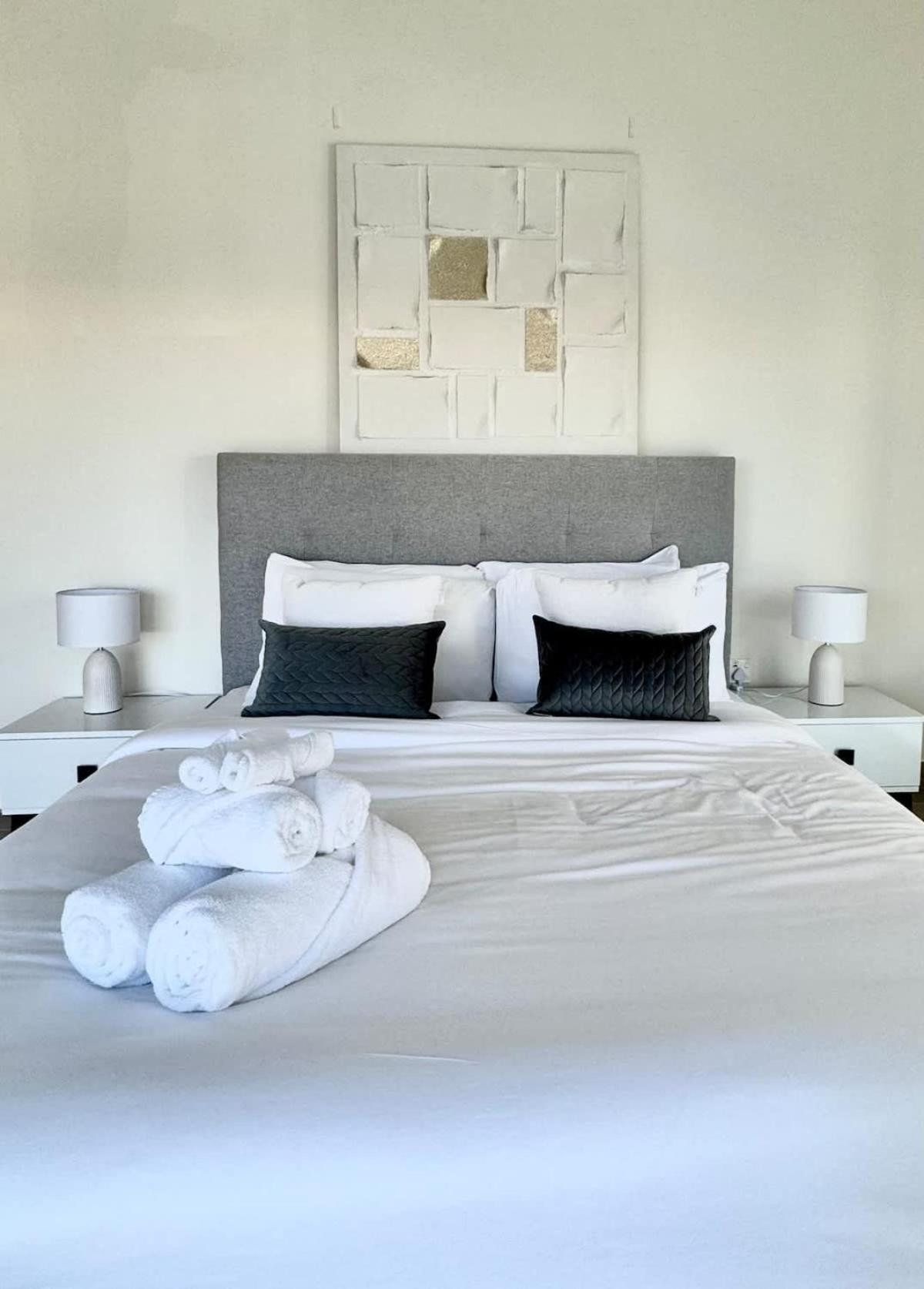 Brand New Heart Of Hills Apartment Dubai