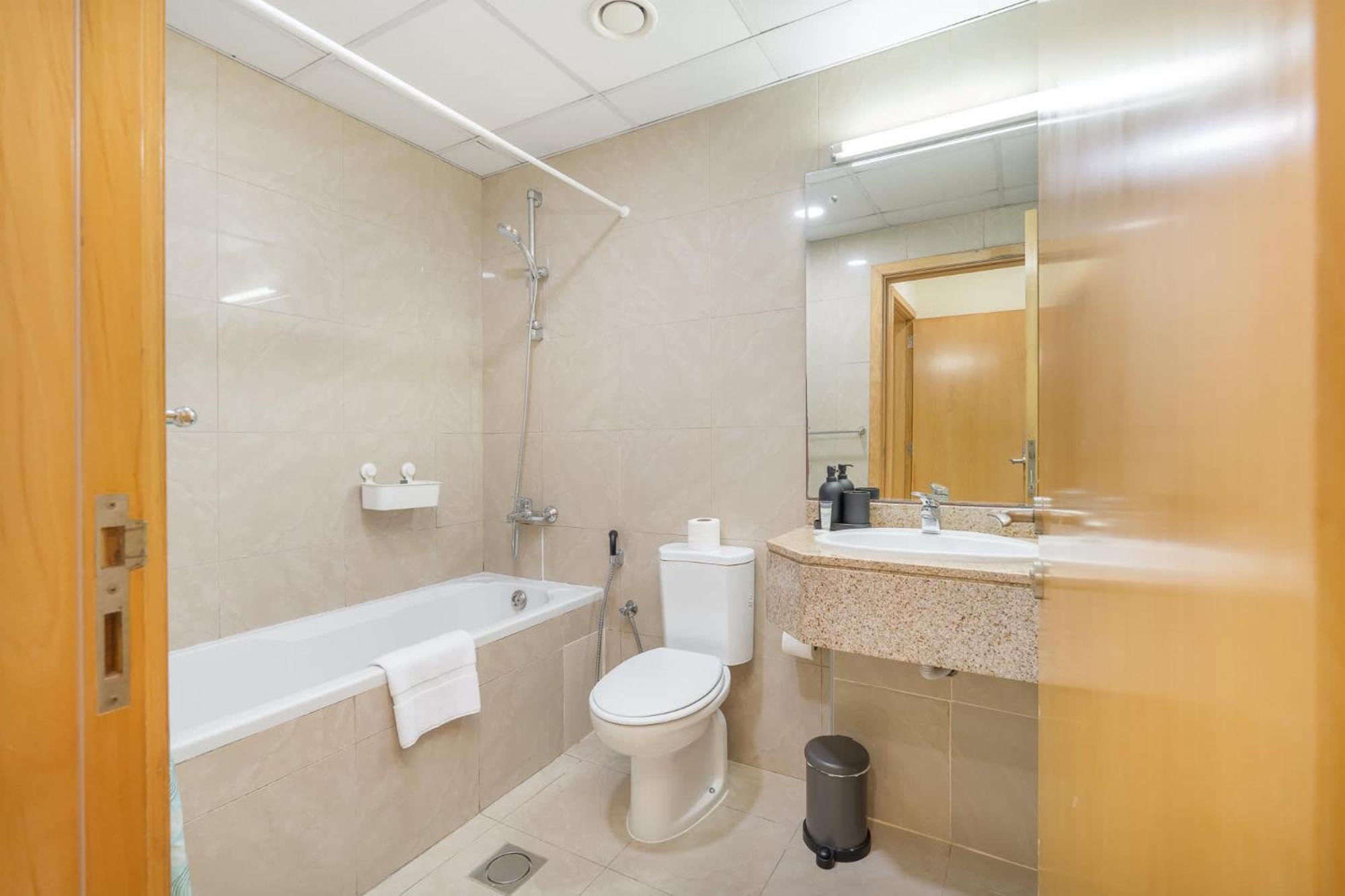 1 Bedroom In Marina With Stunning Ain View Apartment *