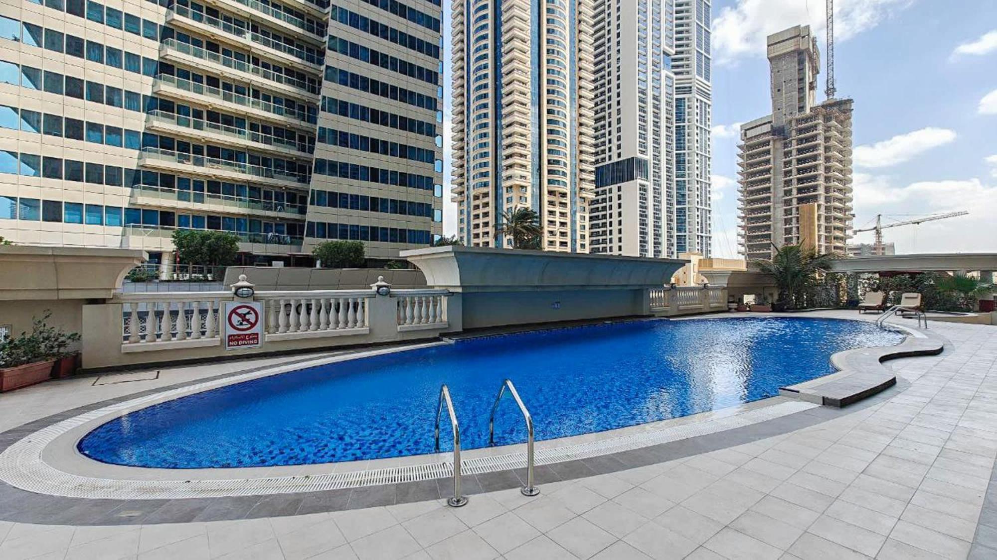 1 Bedroom In Marina With Stunning Ain View Apartment