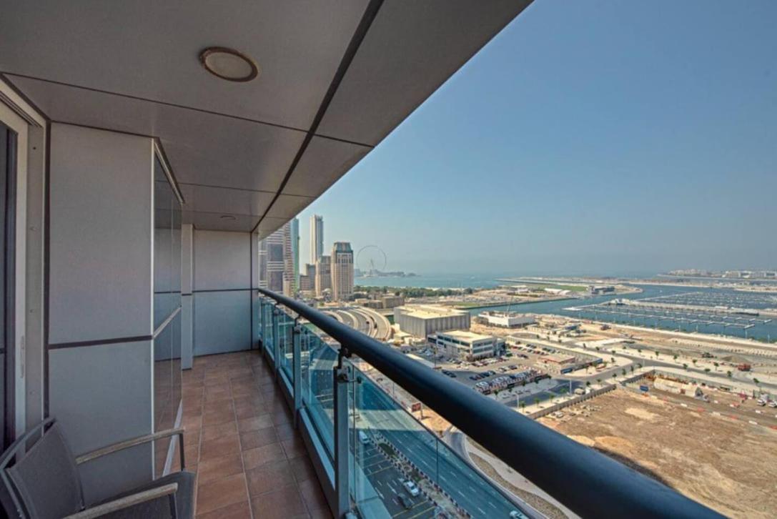 Scenic 2br Near In Princess Tower Marina