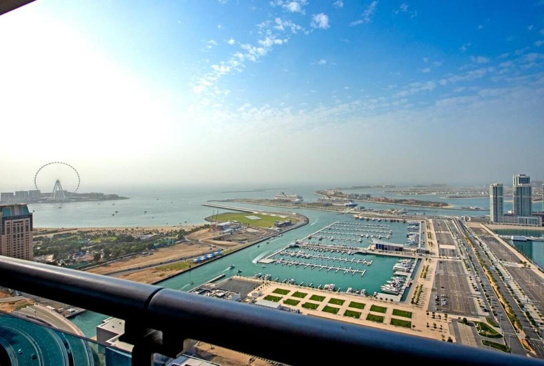 Scenic 2br Near In Princess Tower Marina