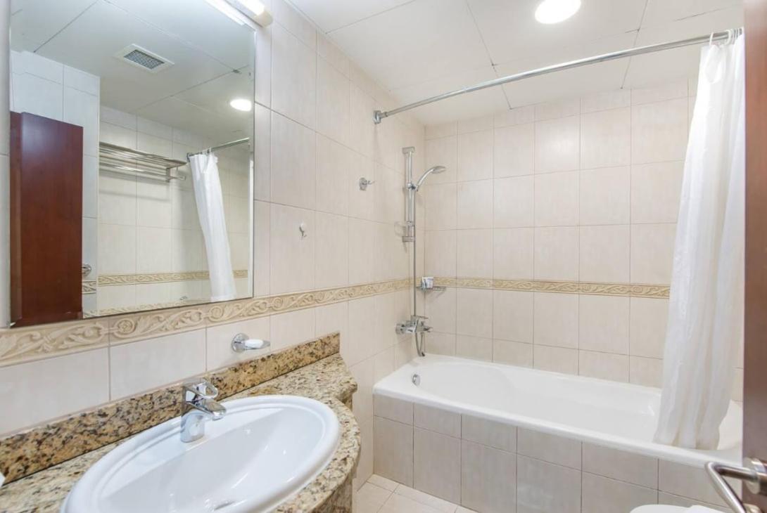 Apartment Scenic 2br Near In Princess Tower Marina