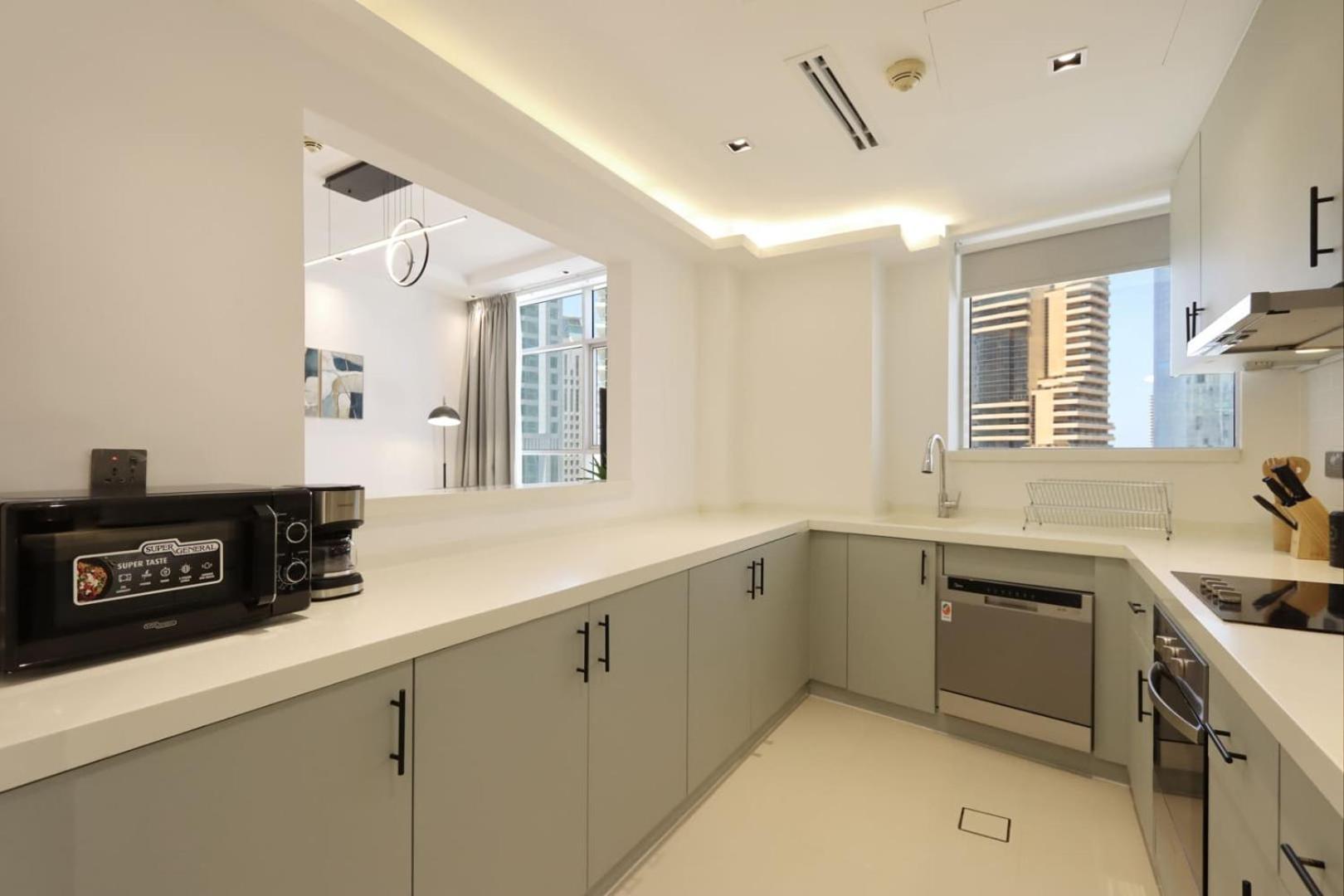 Livbnb-luxurious 1bhk In The Heart Of Marina Apartment