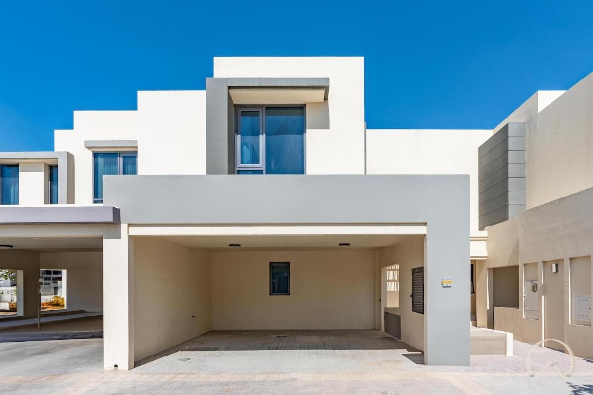 Holiday home 4br In Hills Estate