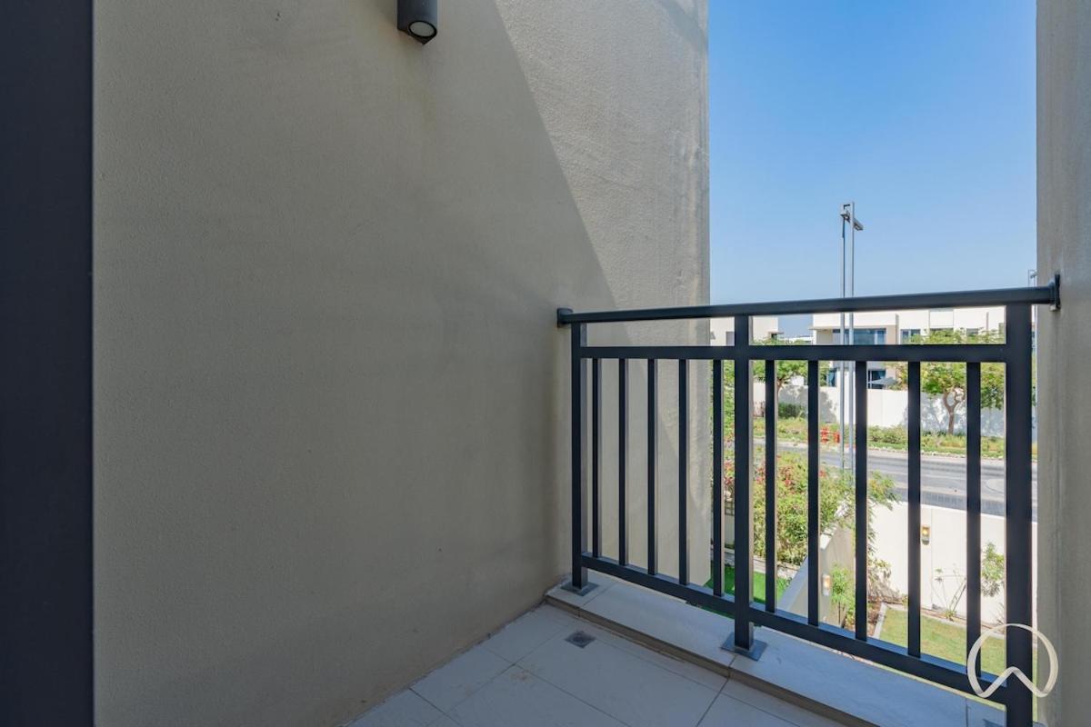 4br In Hills Estate *