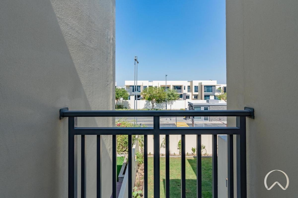 4br In Hills Estate *